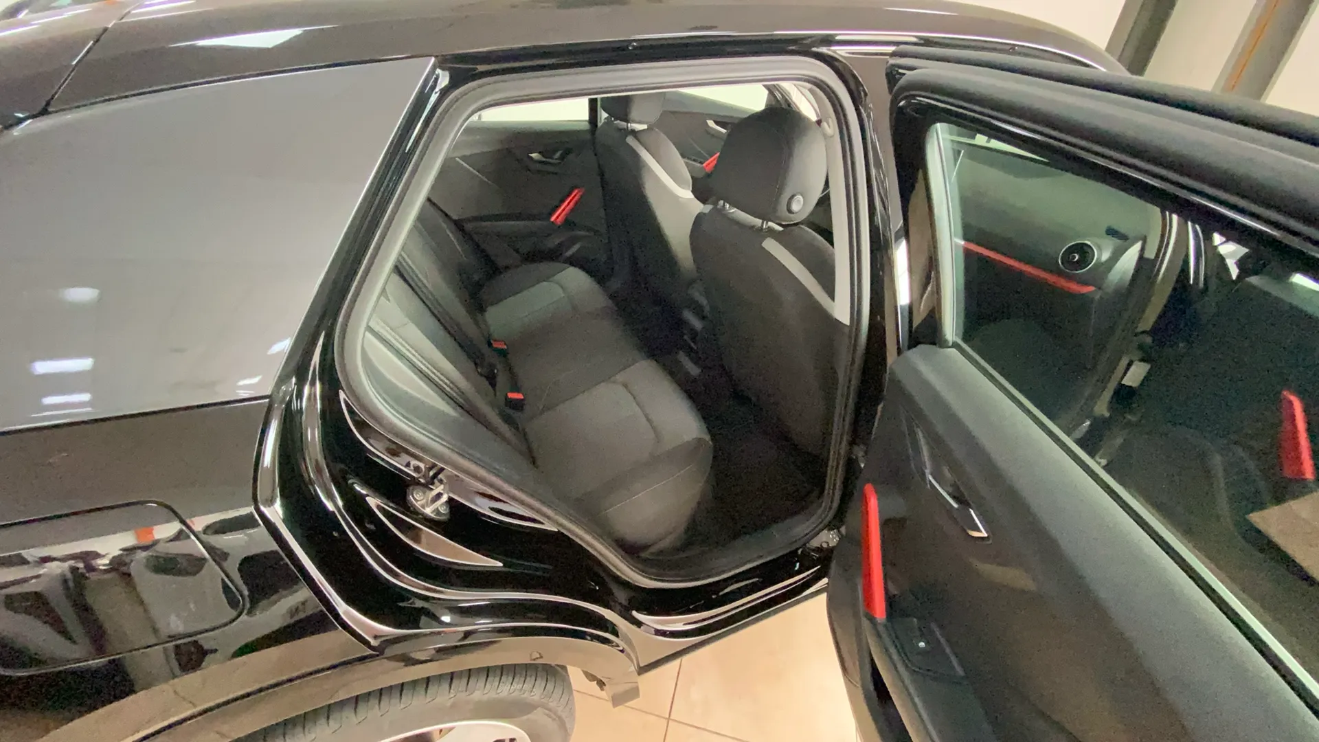 Audi Q2 Advanced 30 TFSI - foto 10