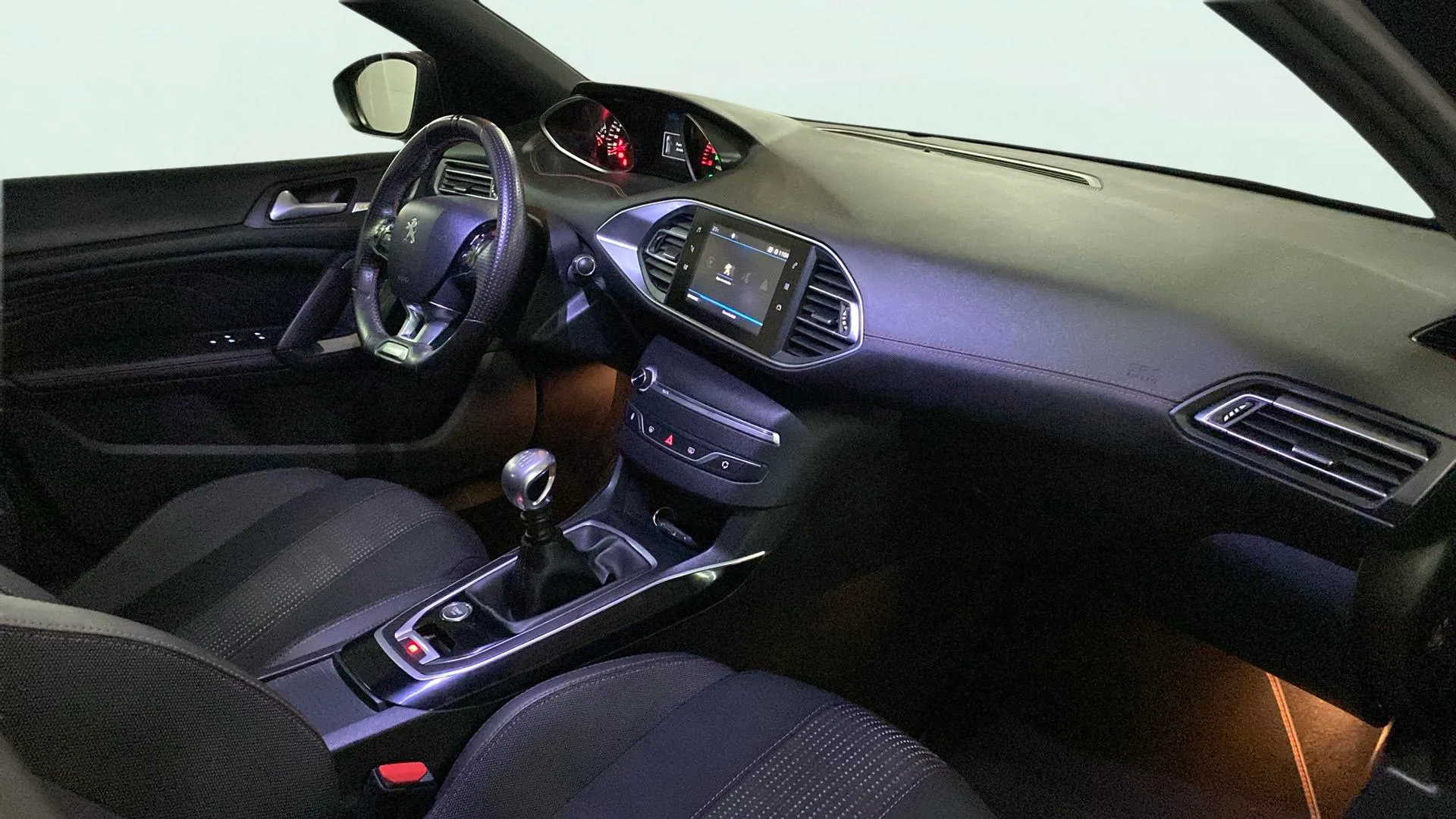 Peugeot 308 SW GT Line 2.0 BlueHDi - foto 11