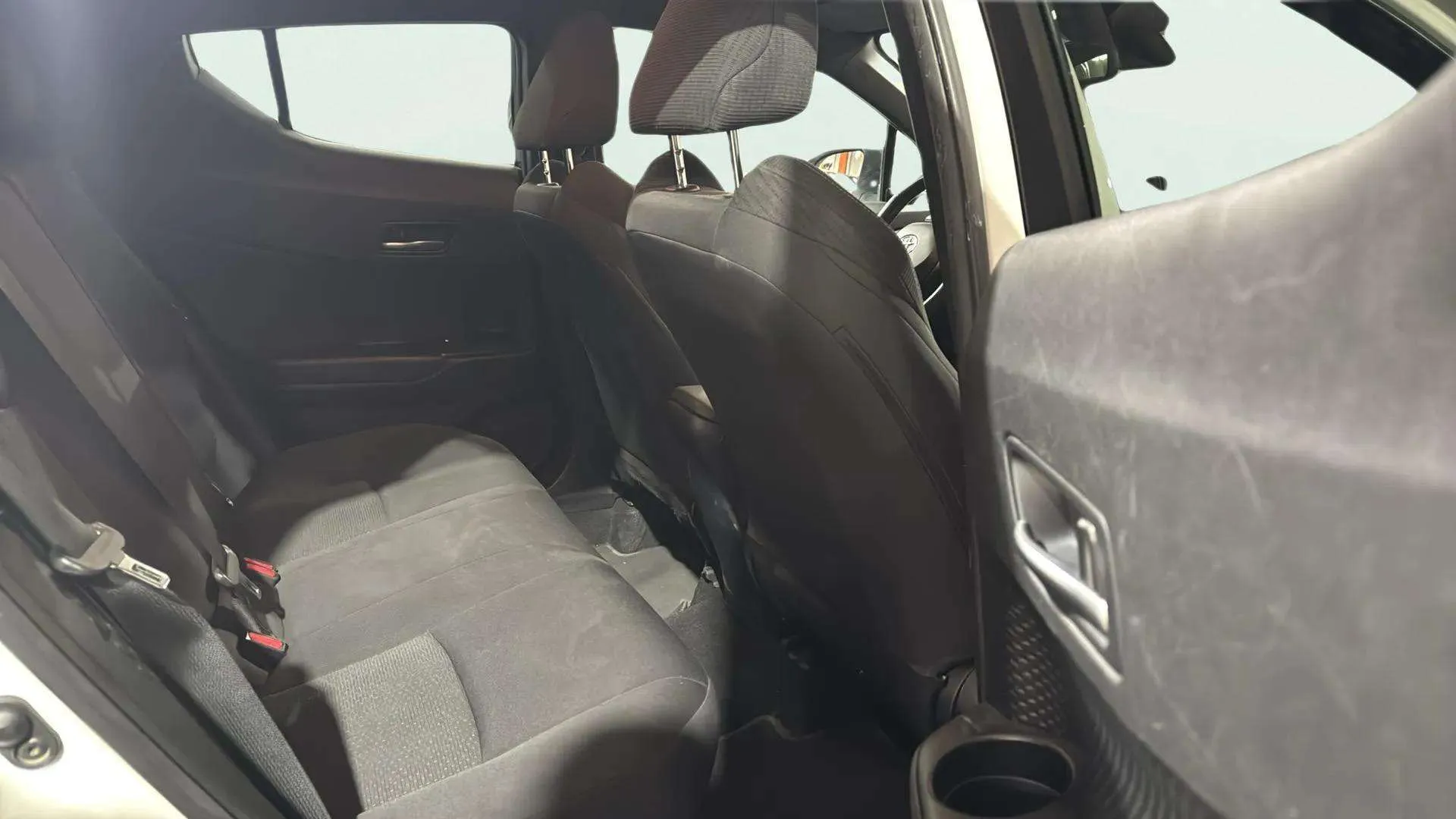 Toyota C-HR 1.8 125H Active - foto 22