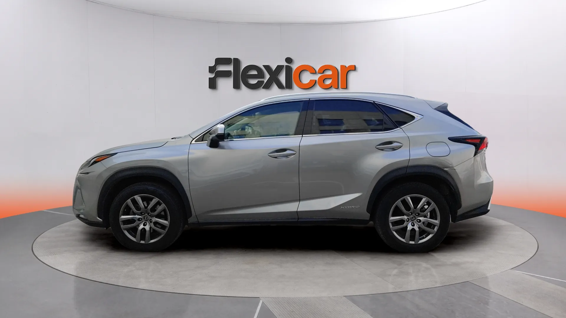 Lexus NX 2.5 300h Executive Navigation 4WD - foto 3
