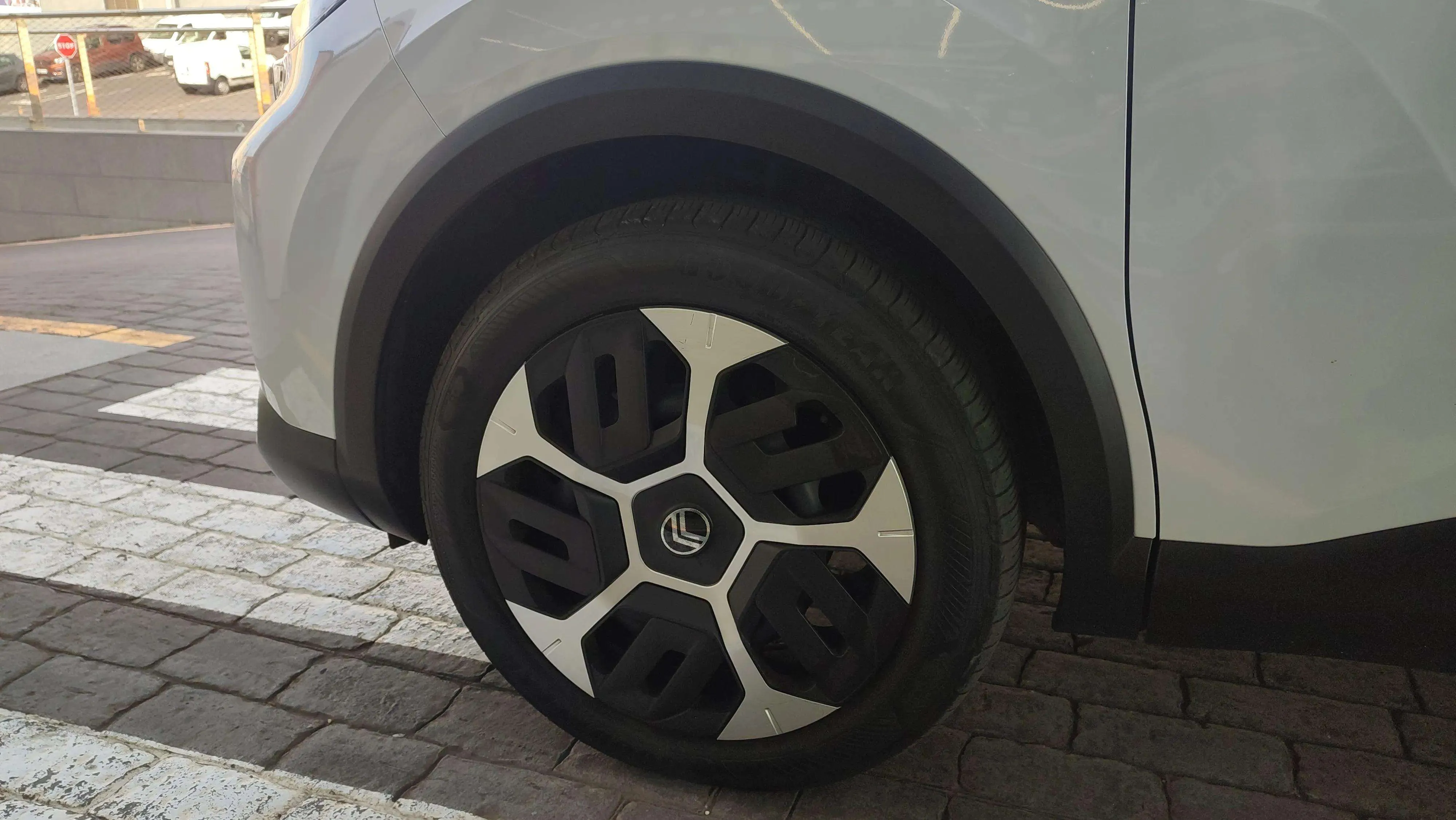 Citroën C4 Hybrid 136 e-DCS6 Plus - foto 19