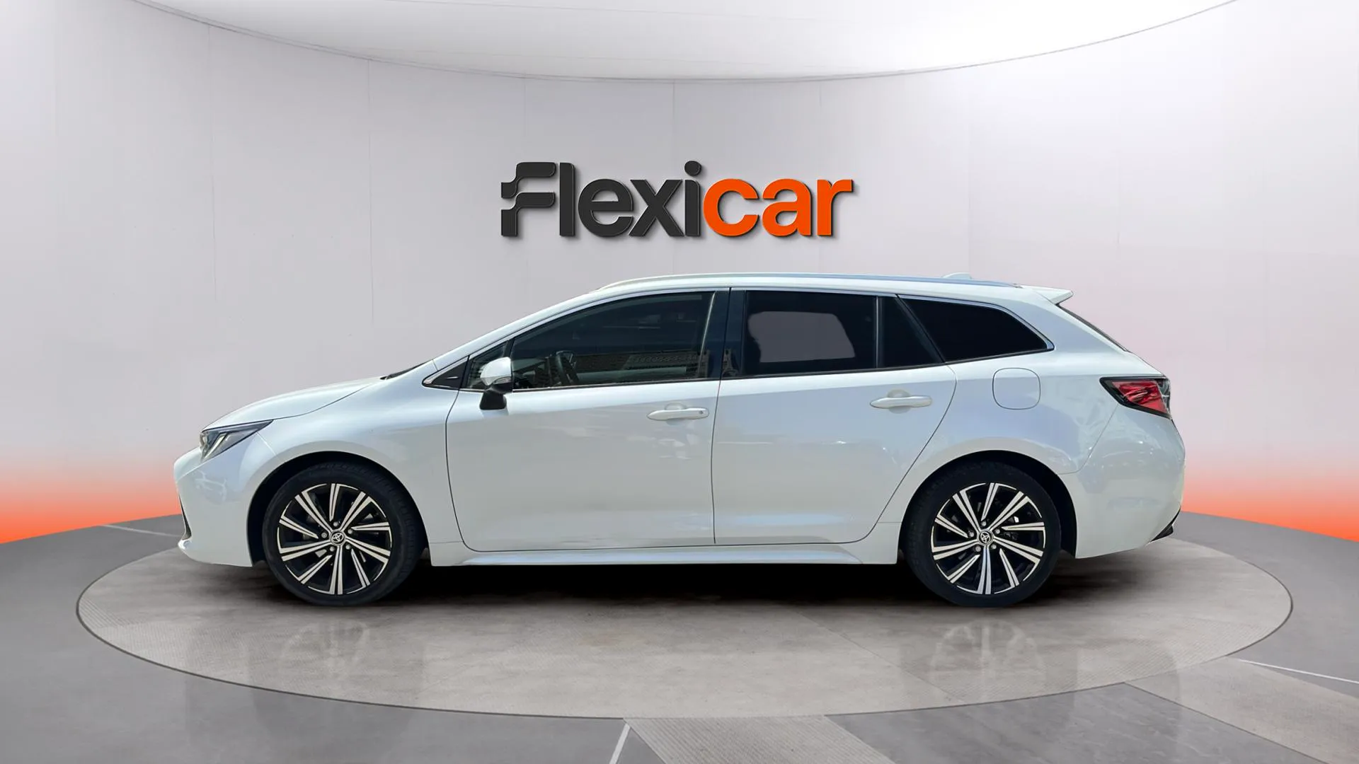 Toyota Corolla 2.0 180H Style E-CVT Touring Sport - foto 4