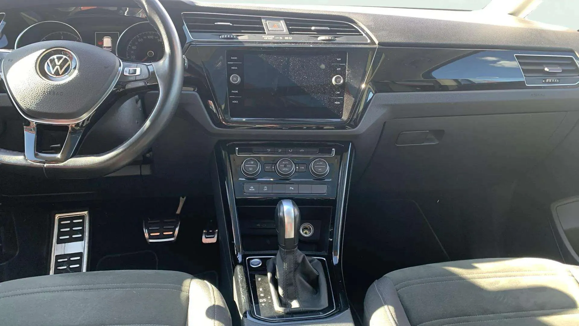 Volkswagen Touran Sport 2.0 TDI DSG - foto 11