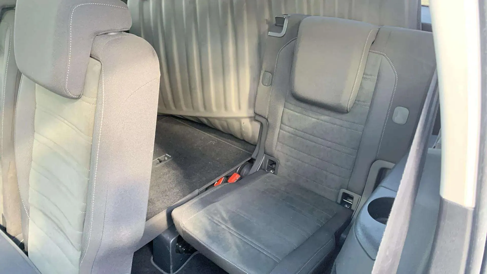 Volkswagen Touran Sport 2.0 TDI DSG - foto 12