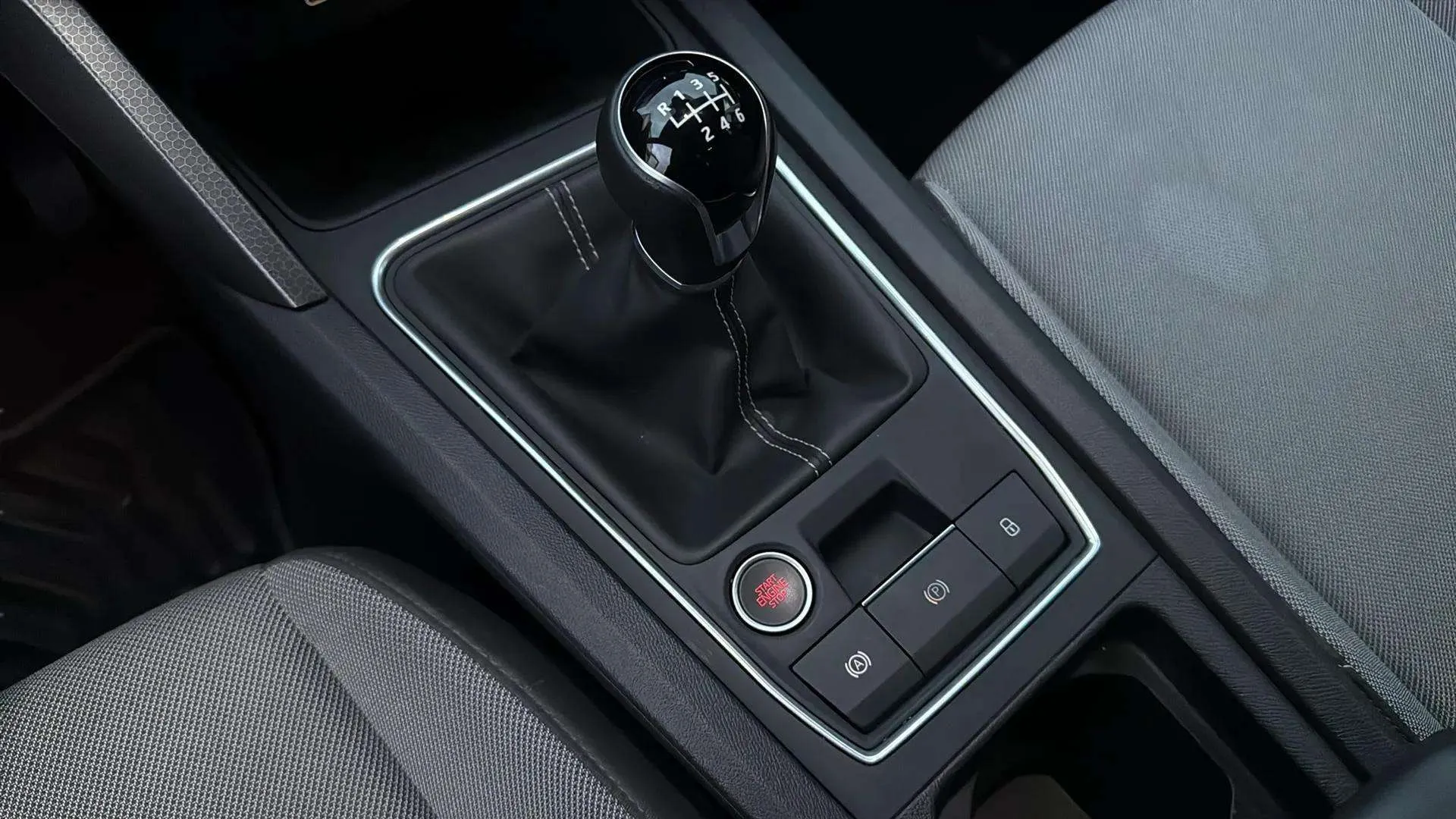 SEAT León 1.0 TSI Style 25 Aniversario - foto 18