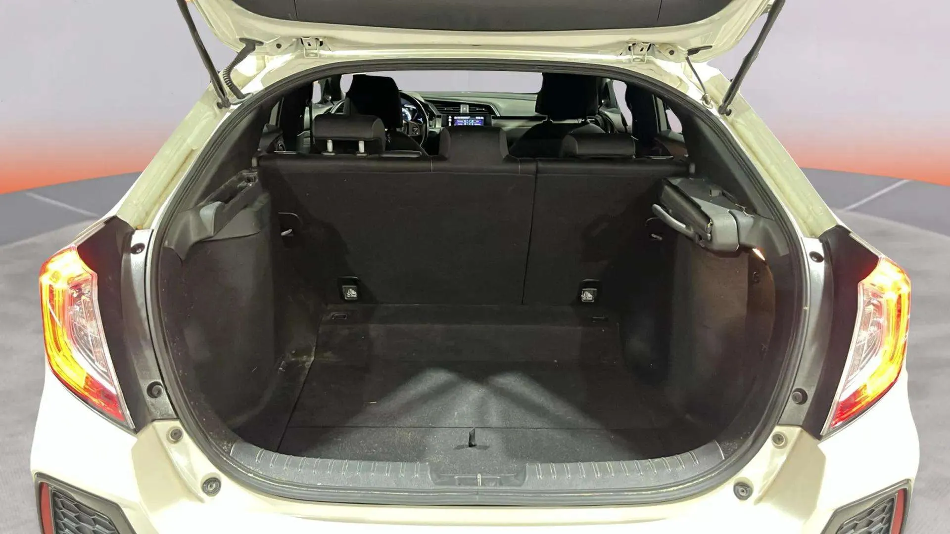 Honda Civic 1.0 VTEC Turbo Elegance Navi - foto 28