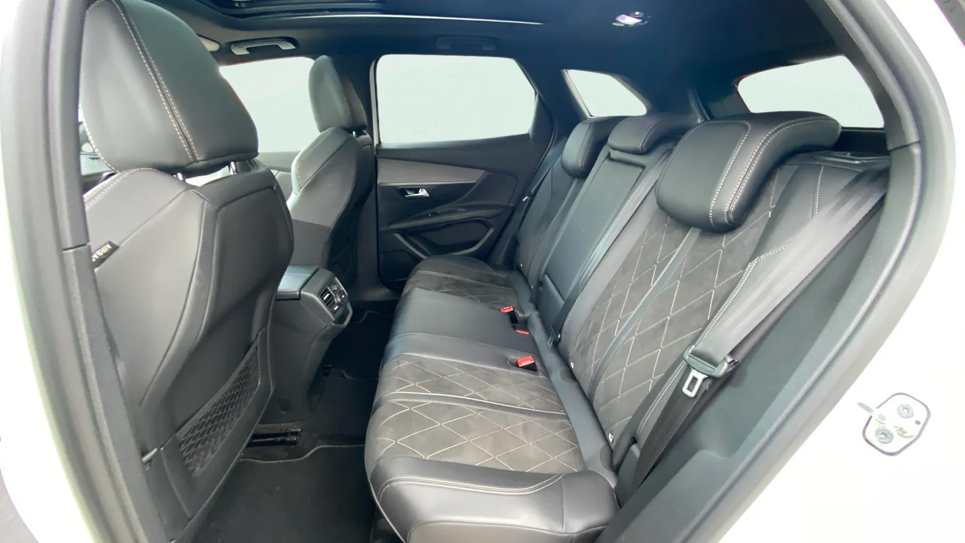 Peugeot 3008 1.5L BlueHDi Crossway EAT8 - foto 15