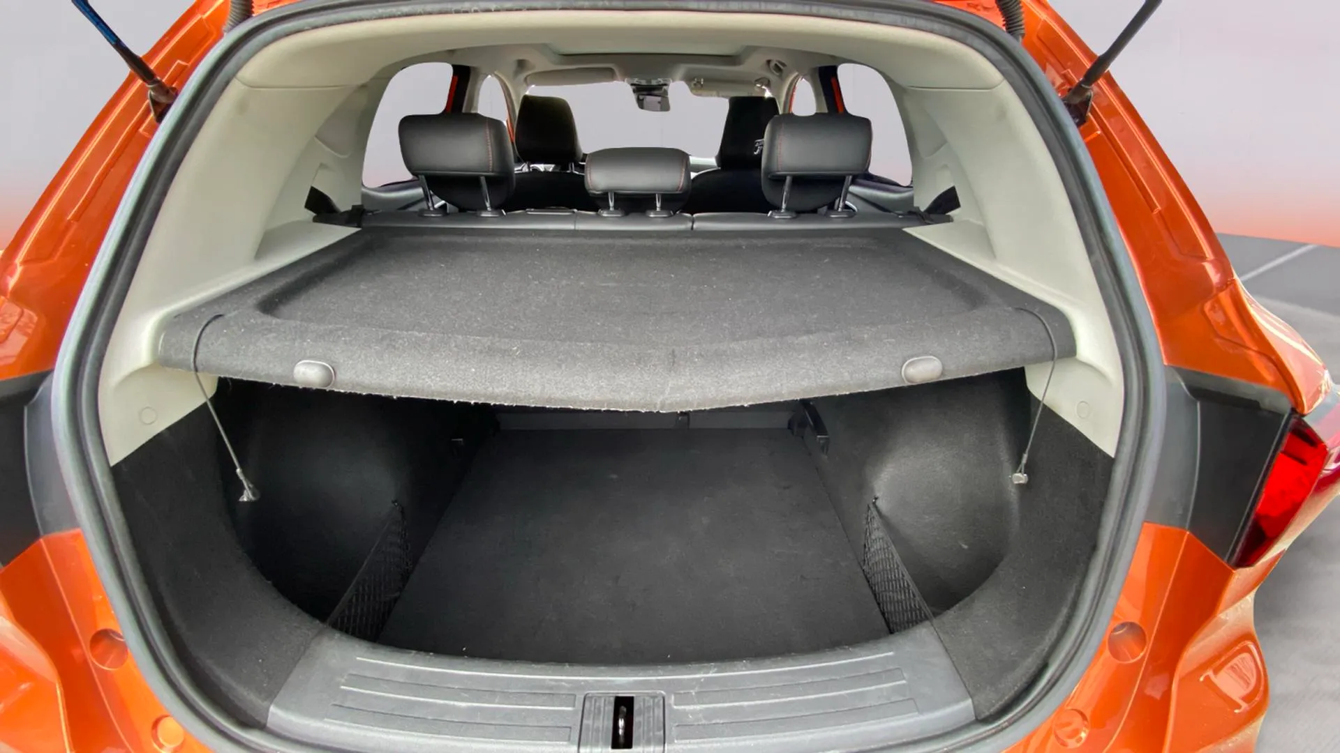 MG ZS 1.0T Luxury - foto 29