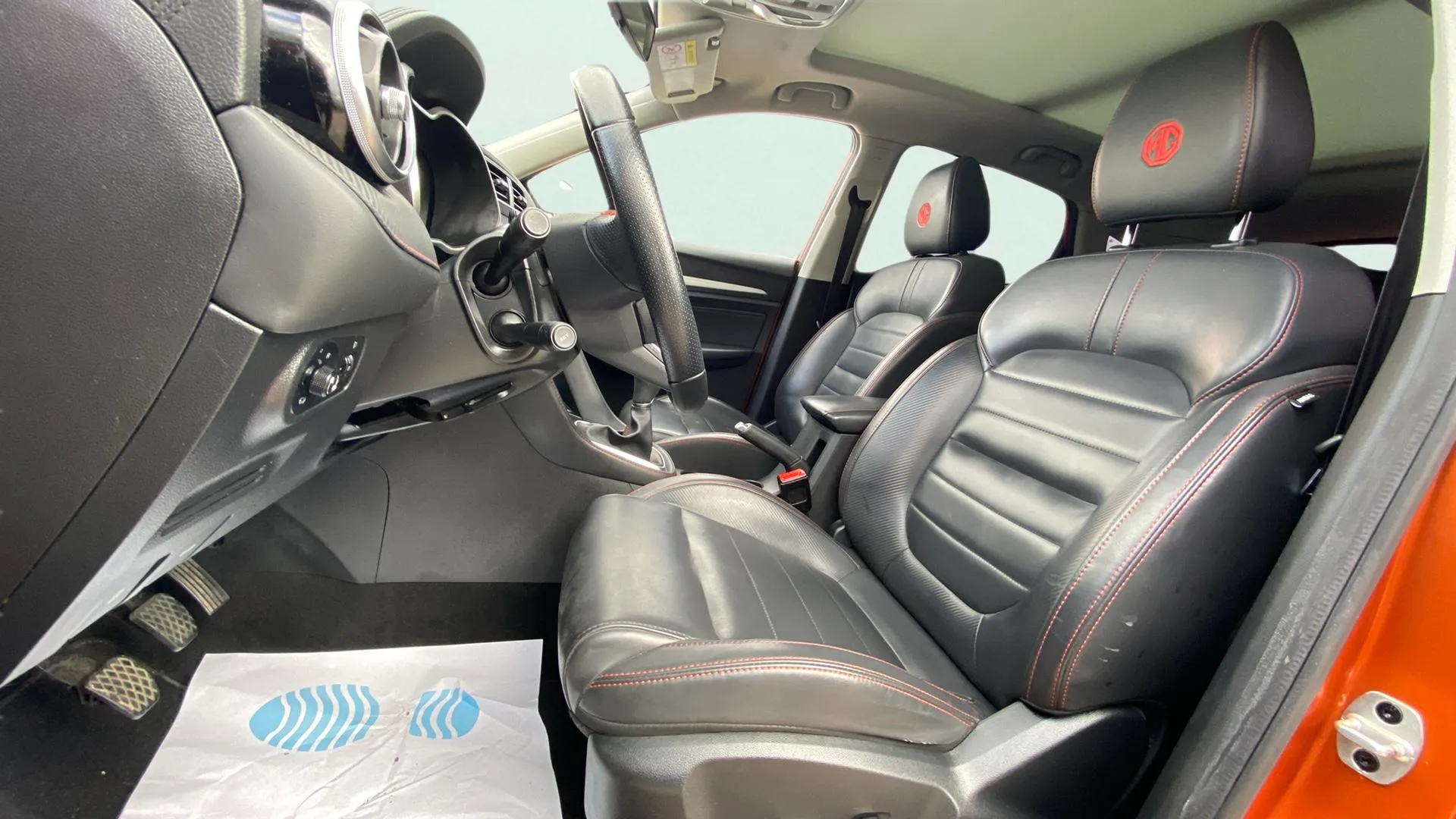 MG ZS 1.0T Luxury - foto 17