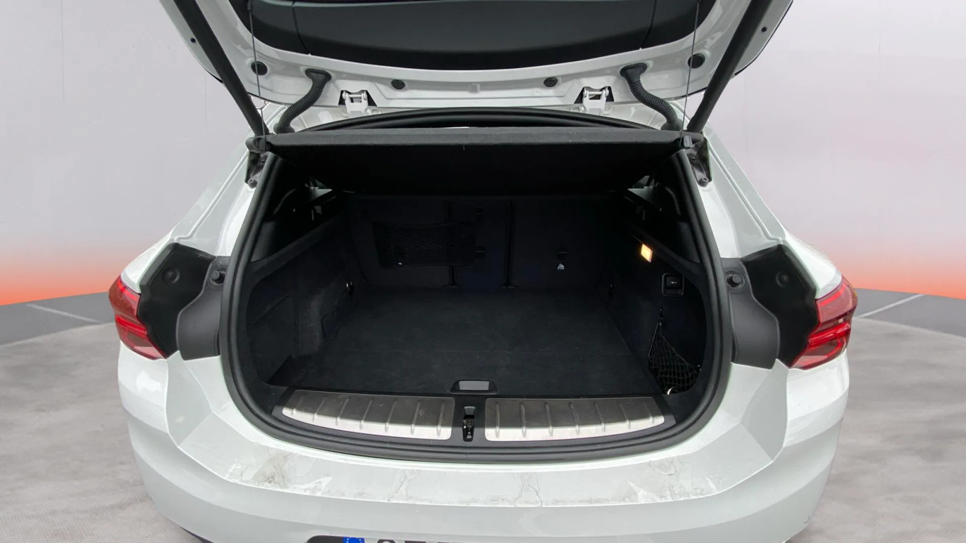 BMW X2 sDrive18d - foto 12