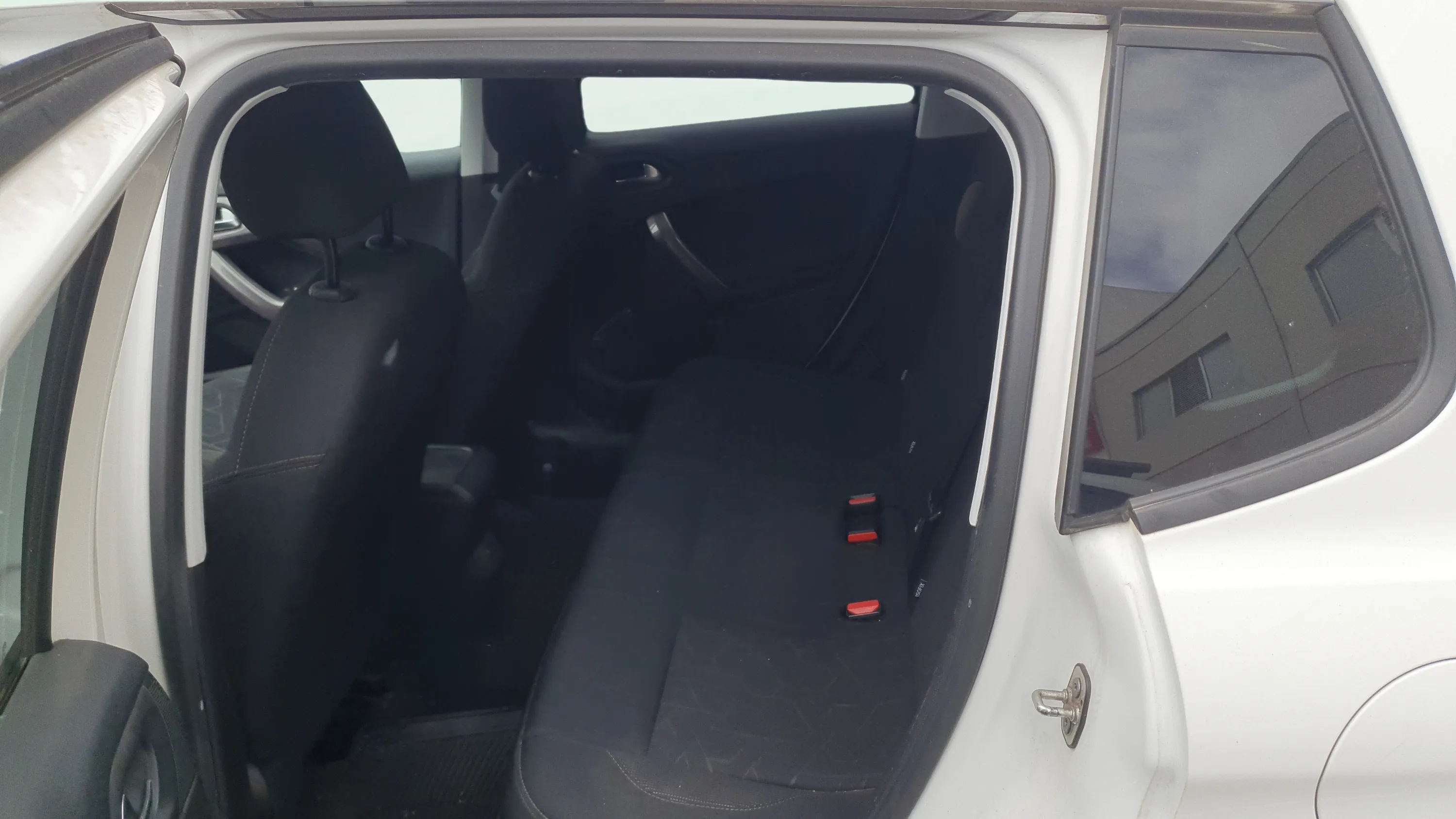 Peugeot 2008 Style 1.2L PureTech - foto 11