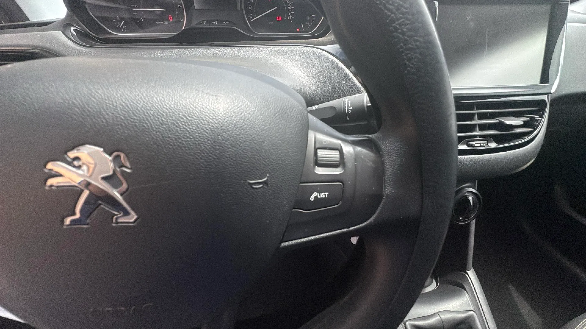 Peugeot 208 Access 1.2L PureTech 82 - foto 16