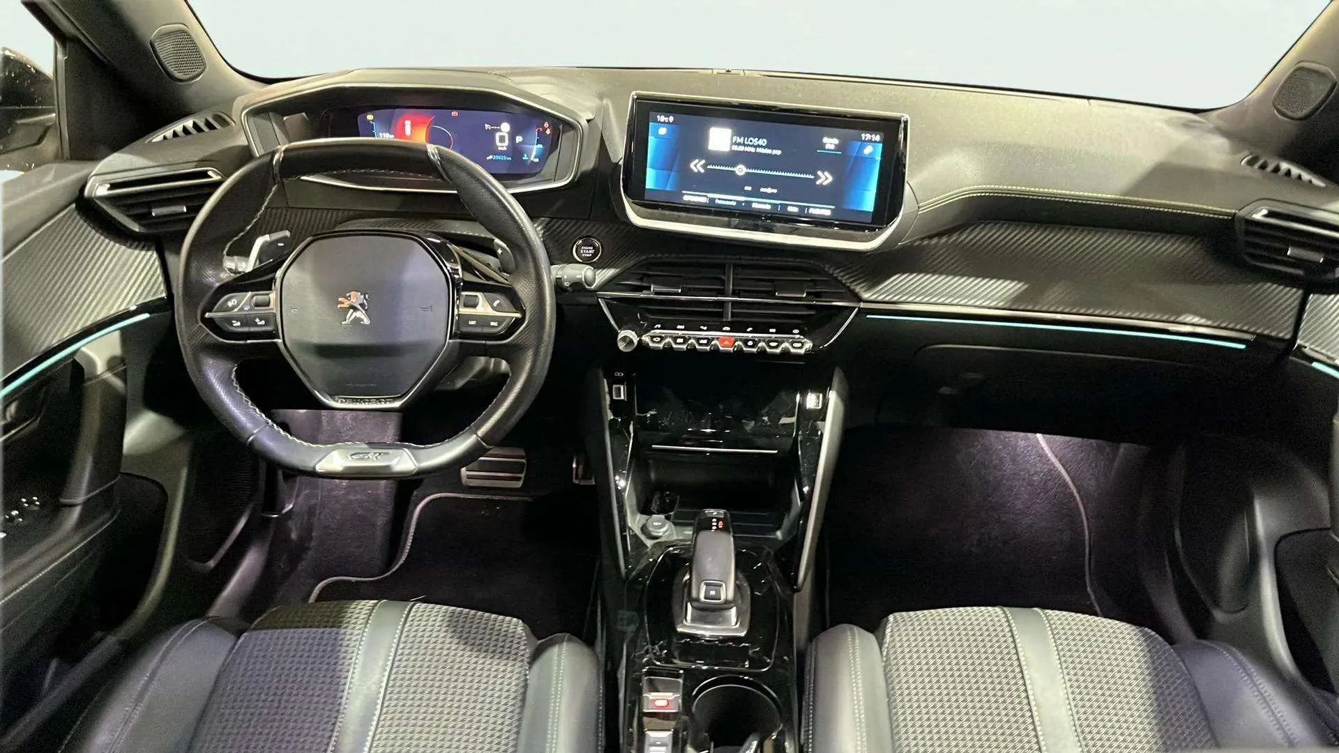 Peugeot 2008 GT PureTech 130 EAT8 - foto 12