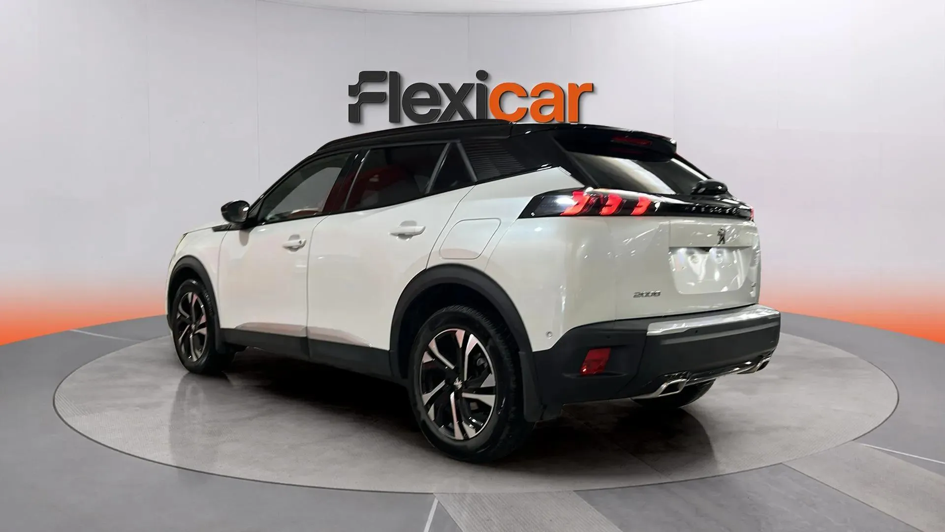Peugeot 2008 GT PureTech 130 EAT8 - foto 5