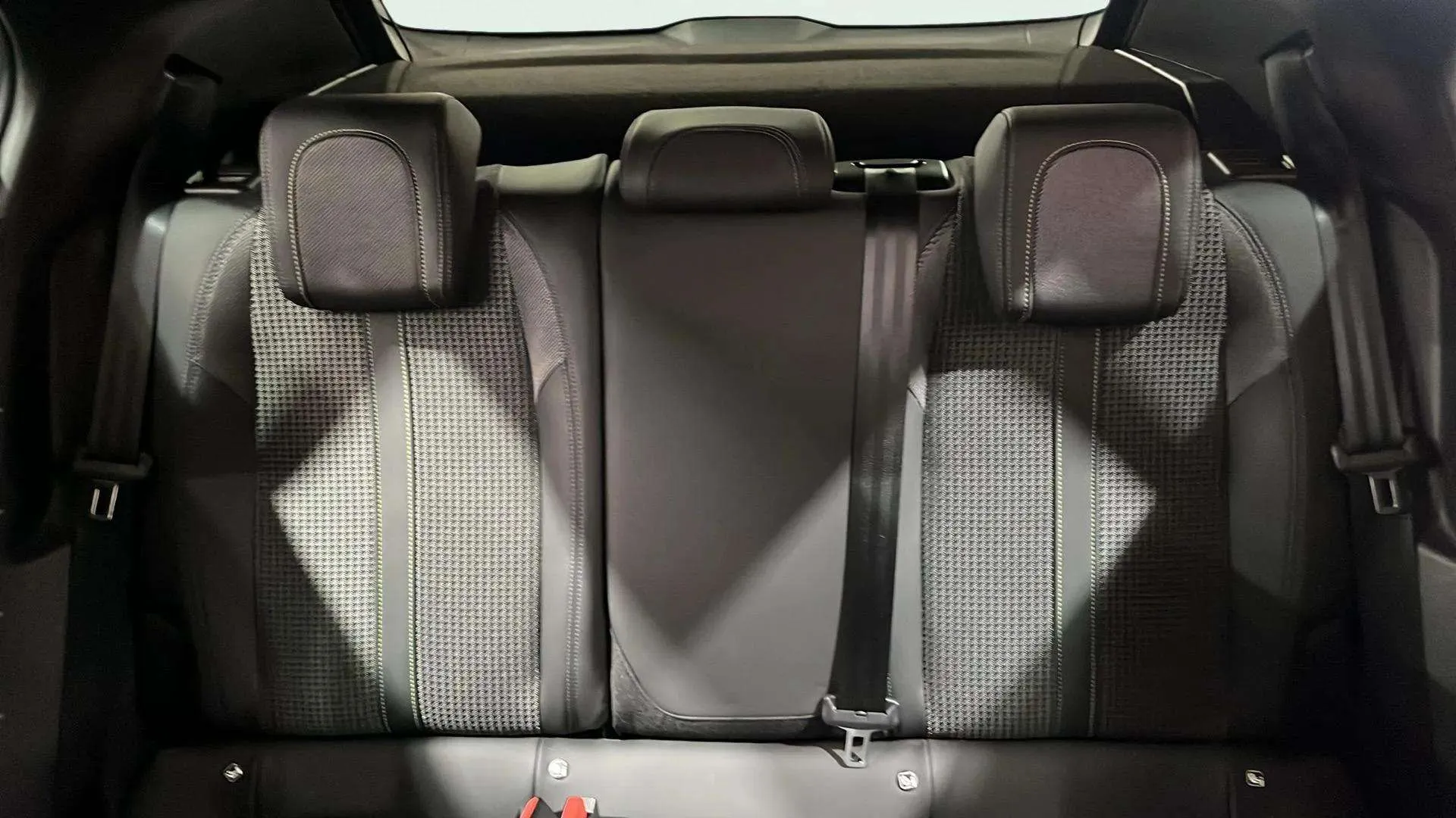 Peugeot 2008 GT PureTech 130 EAT8 - foto 15