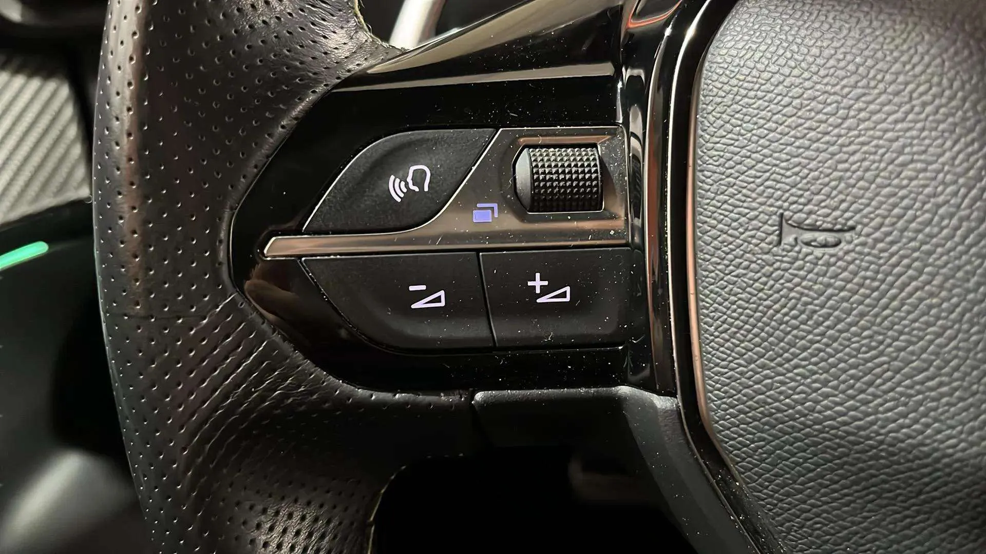 Peugeot 2008 GT PureTech 130 EAT8 - foto 17