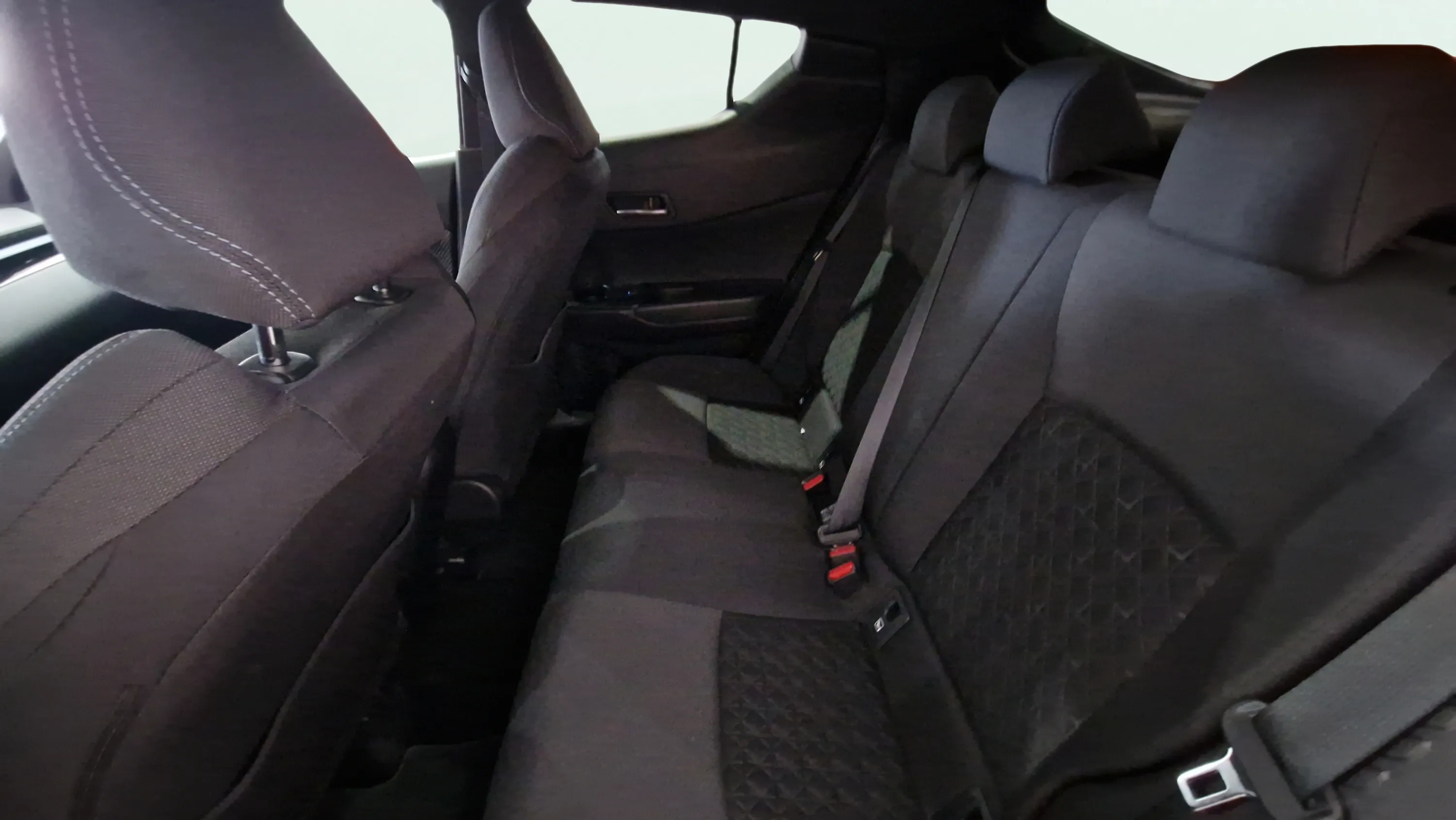 Toyota C-HR 2.0 180H Advance - foto 9