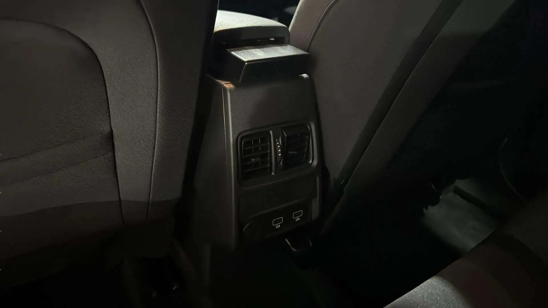 Renault Arkana Equilibre TCe EDC mild Hybrid - foto 24
