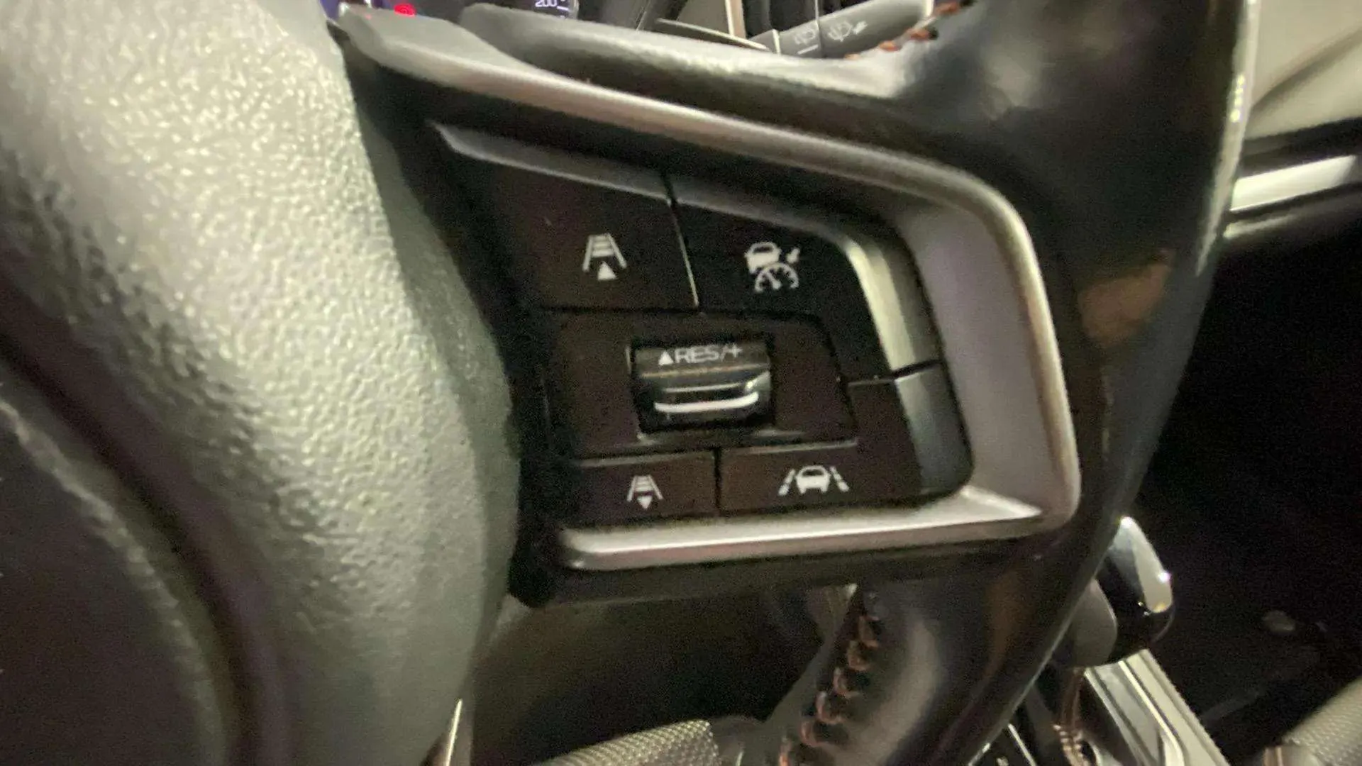 Subaru XV 2.0i Hybrid CVT Sport Plus - foto 16