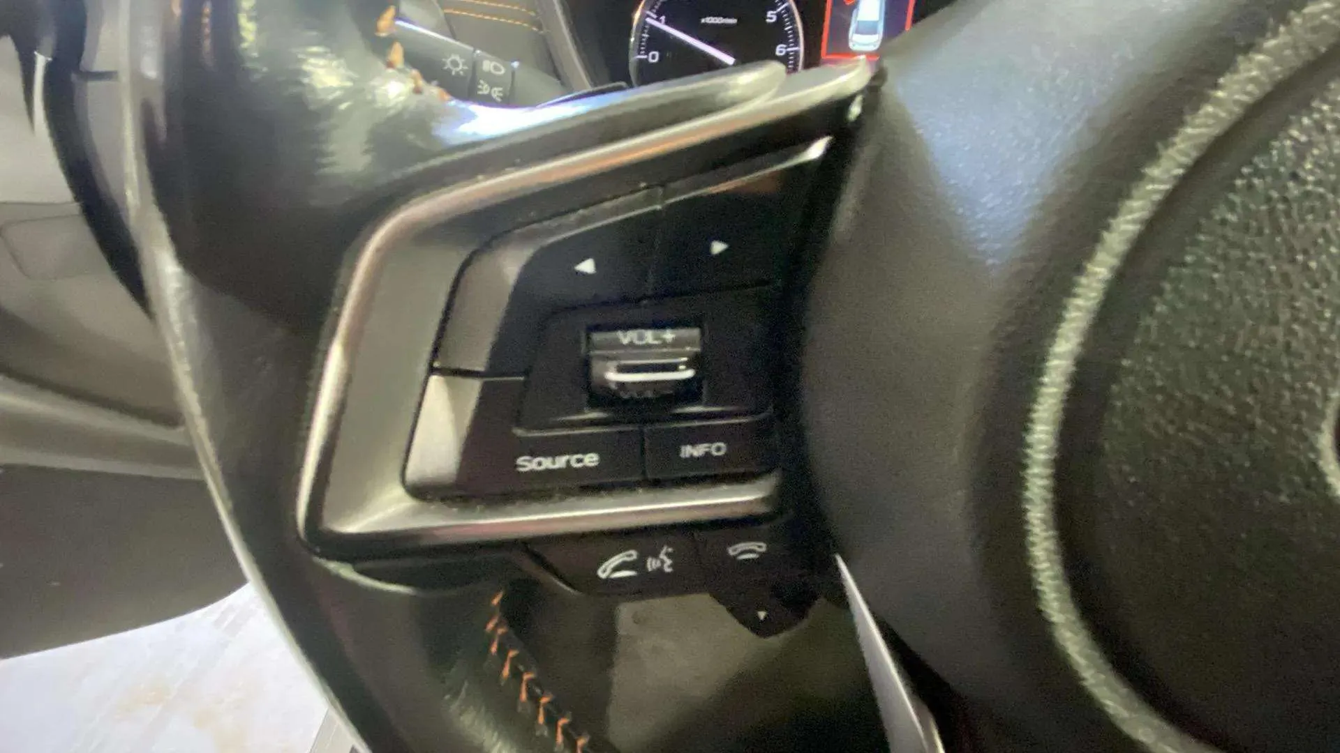 Subaru XV 2.0i Hybrid CVT Sport Plus - foto 15