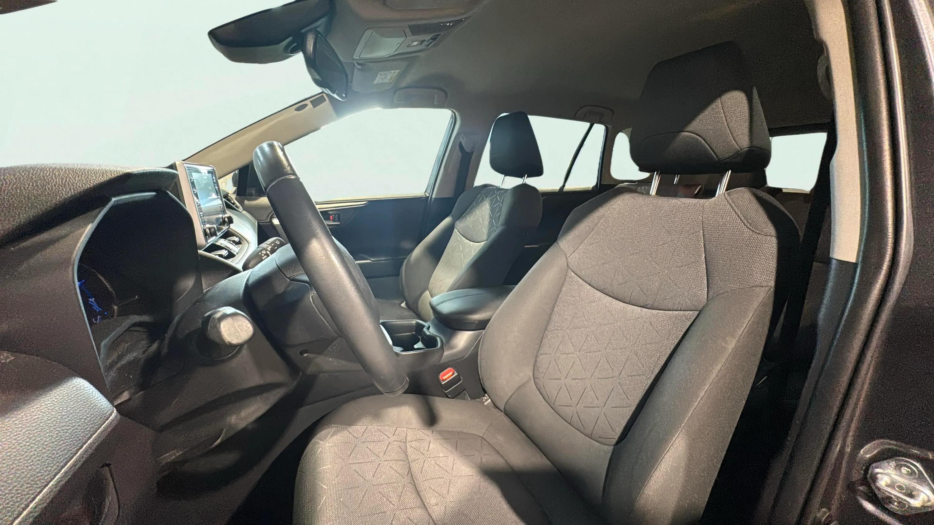 Toyota RAV4 2.5l 220H Advance - foto 17