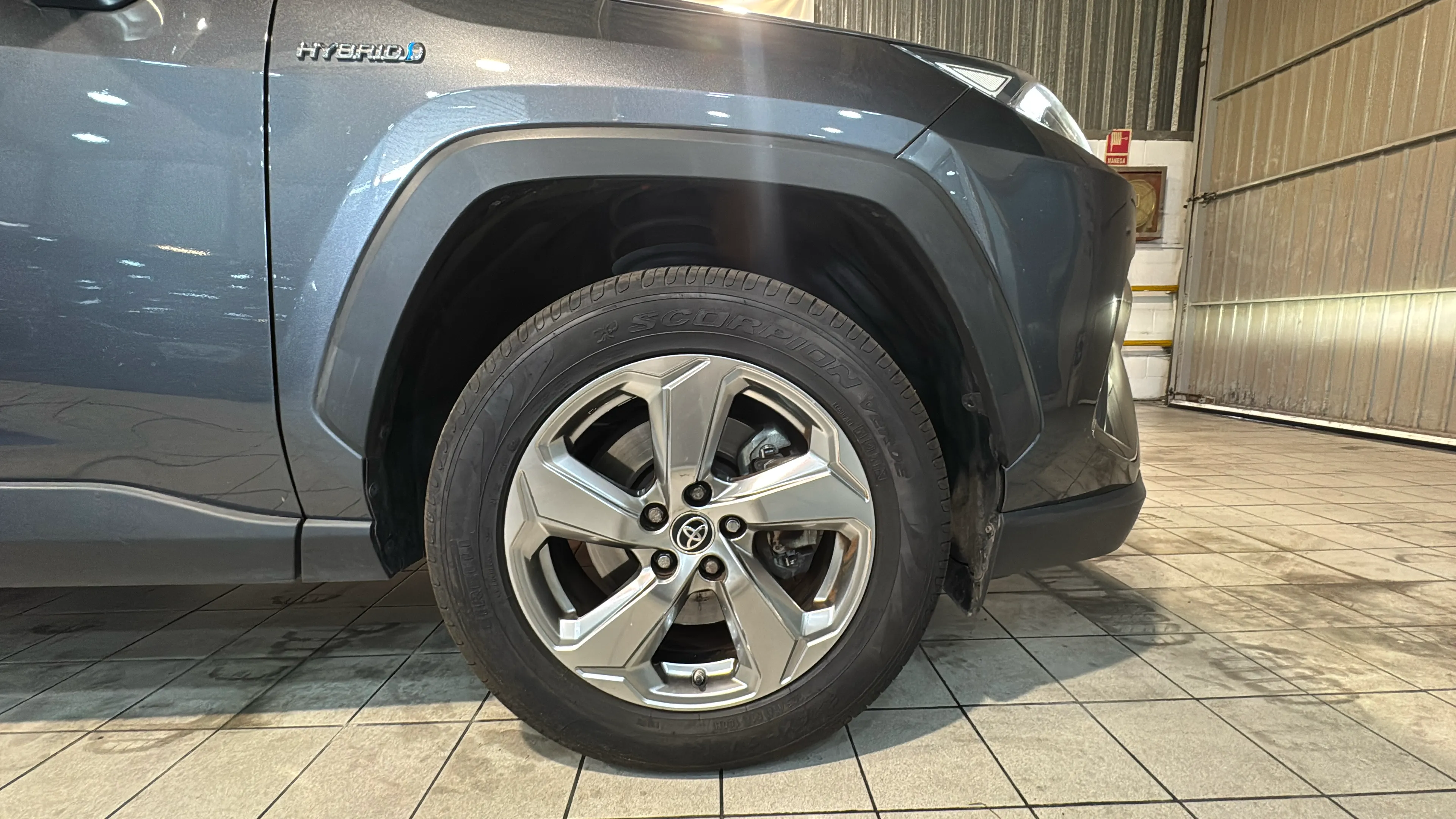 Toyota RAV4 2.5l 220H Advance - foto 23