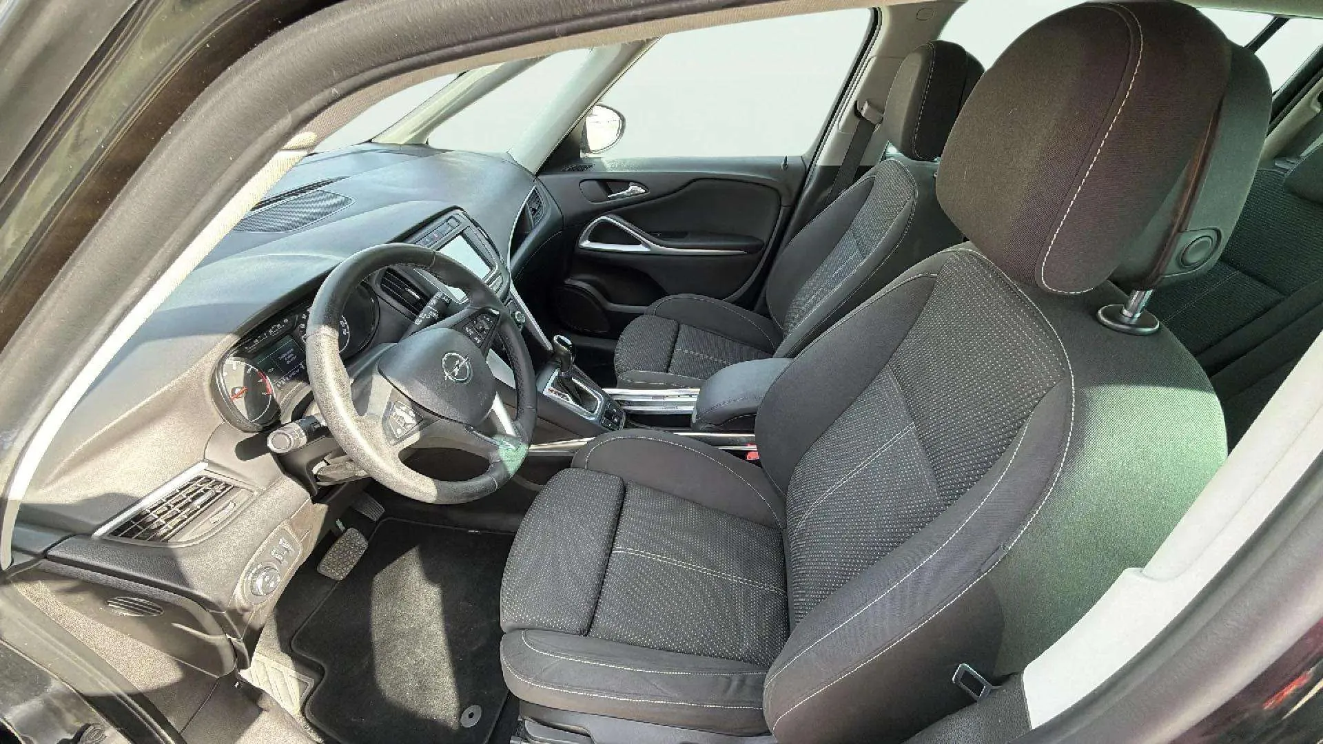 Opel Zafira 1.6 T Innovation - foto 9