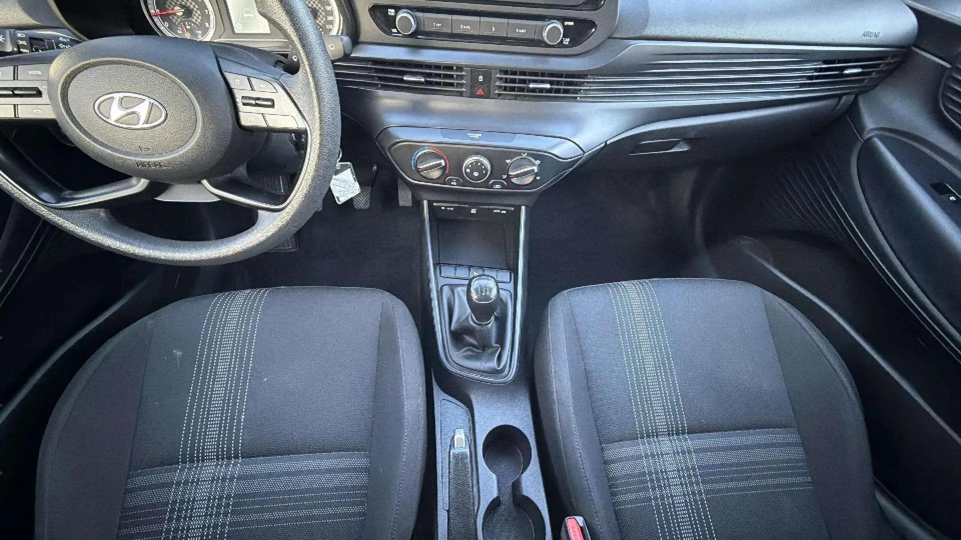 Hyundai i20 1.2 MPI Essence - foto 14
