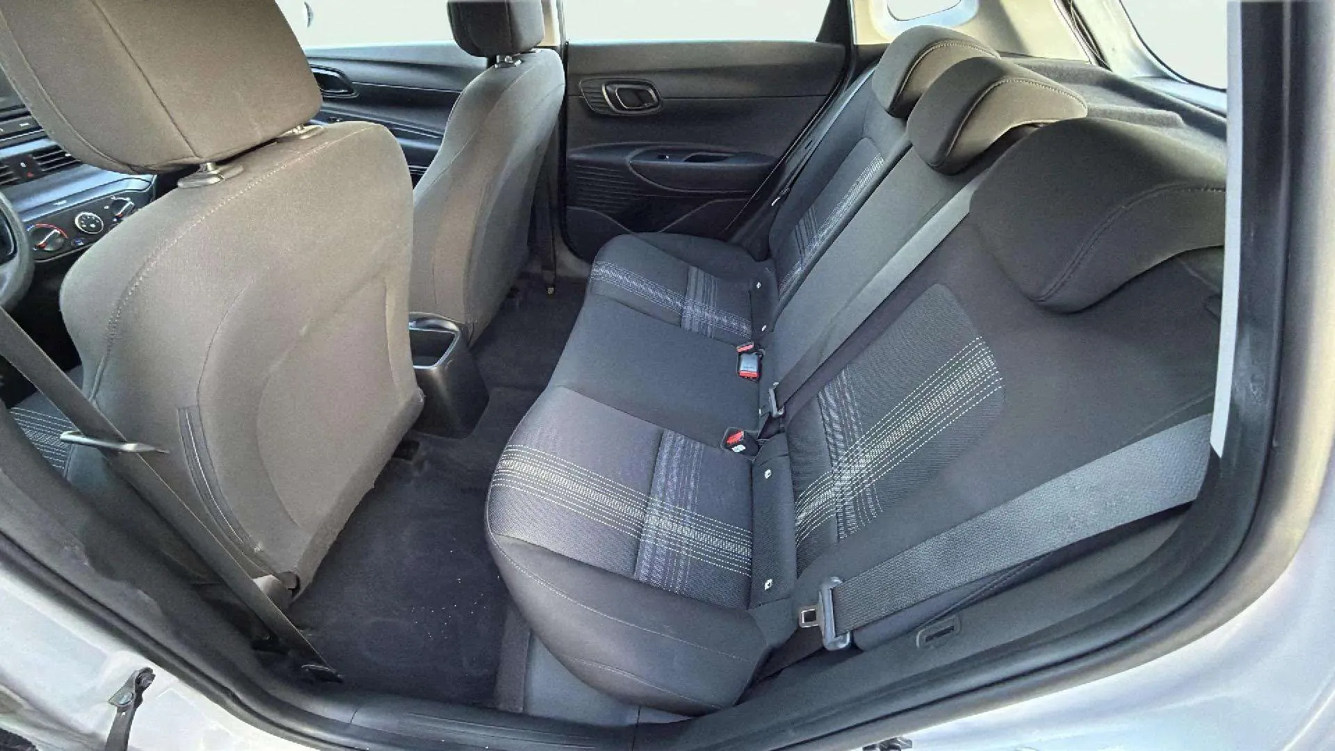 Hyundai i20 1.2 MPI Essence - foto 16