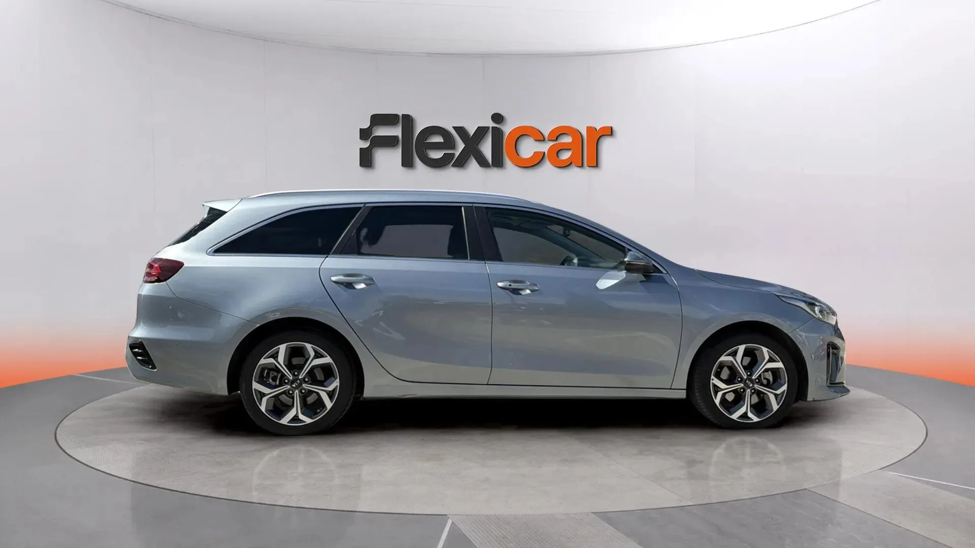 Kia Ceed Tourer 1.6 GDi PHEV E-Tech - foto 8