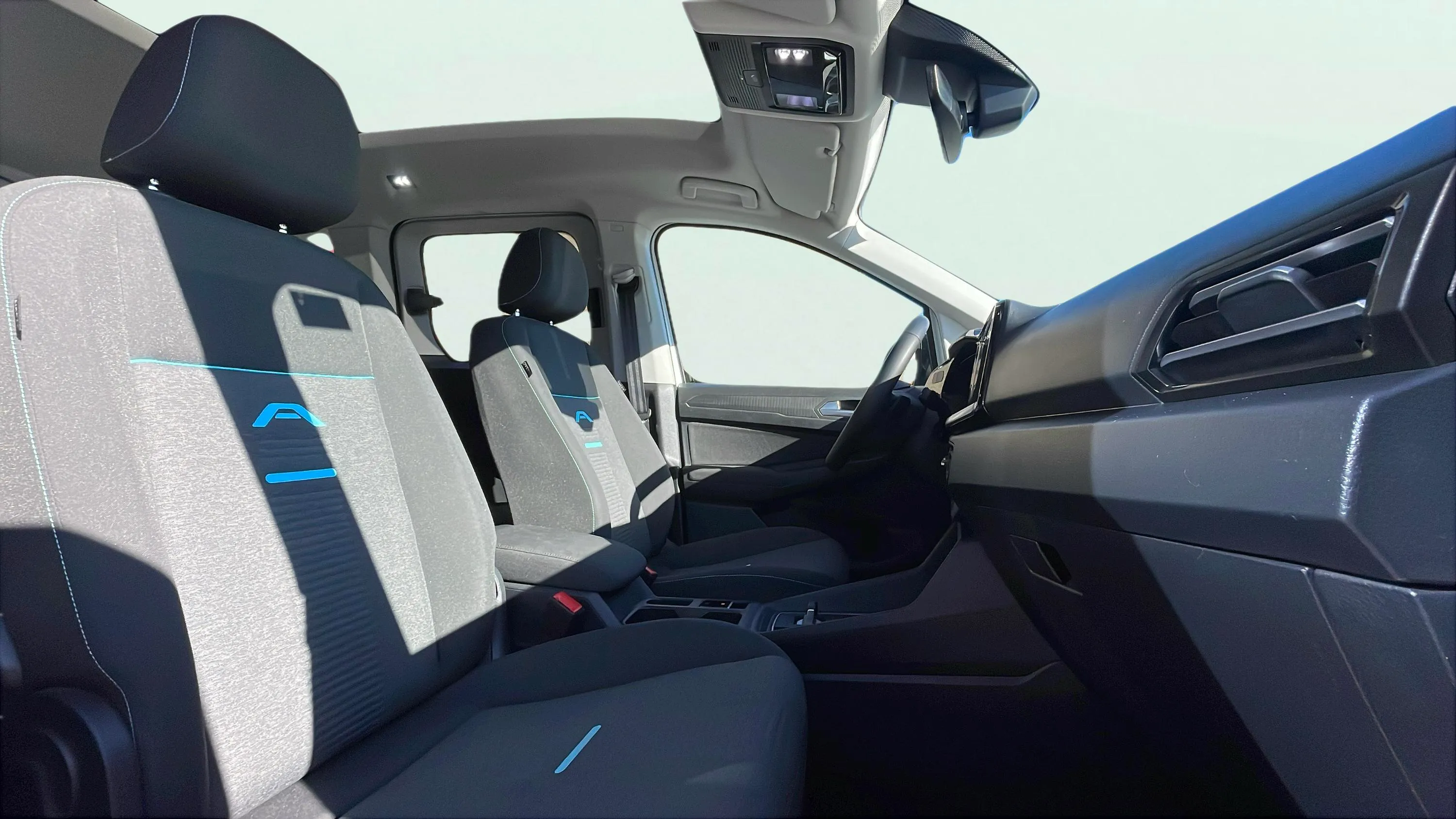 Ford Tourneo Connect 1.5 EcoBoost Active - foto 16