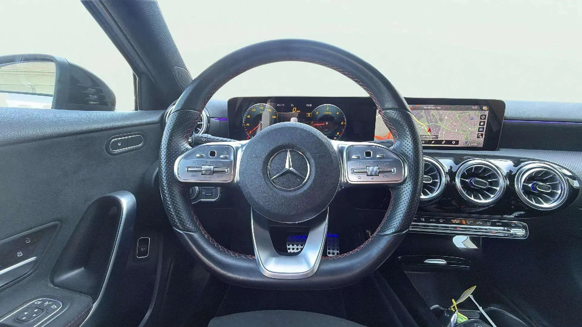 Mercedes-Benz Clase A Sedán A 200 d - foto 16
