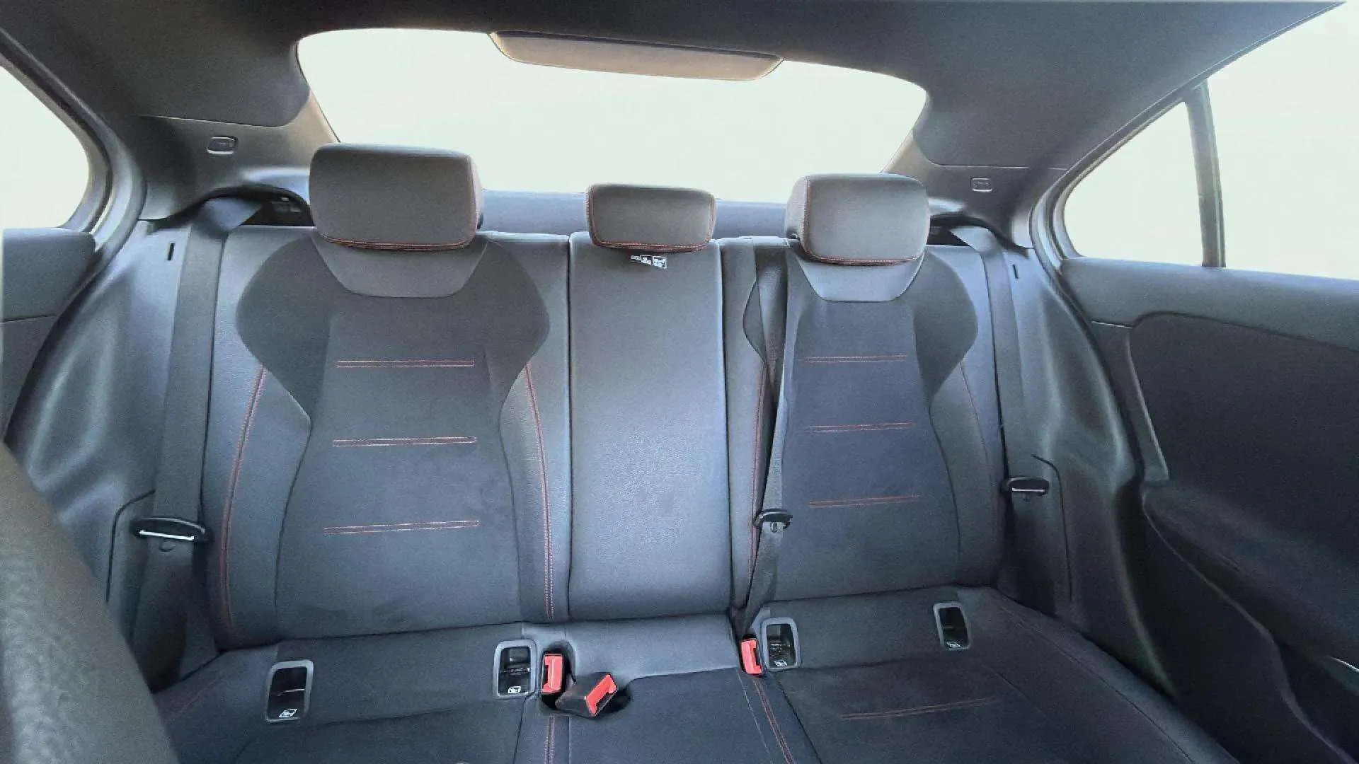 Mercedes-Benz Clase A Sedán A 200 d - foto 22