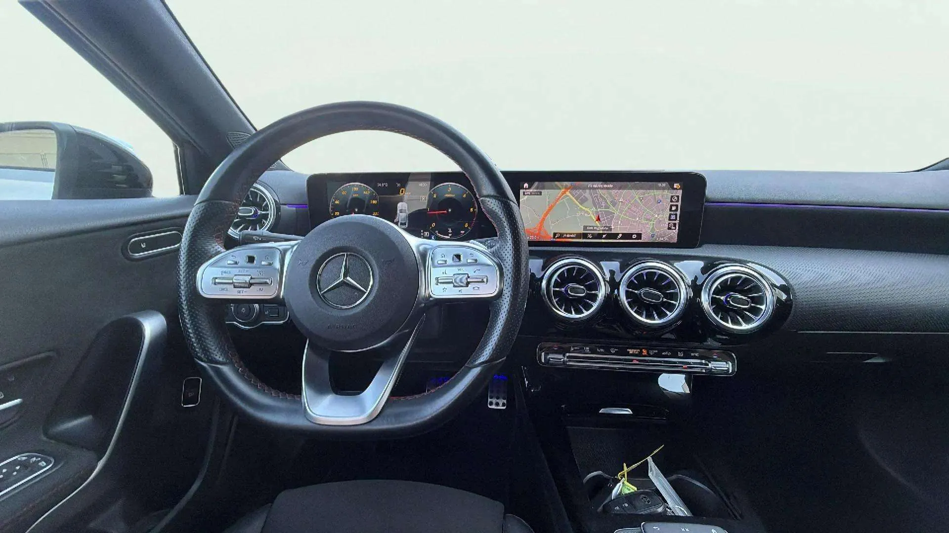 Mercedes-Benz Clase A Sedán A 200 d - foto 17