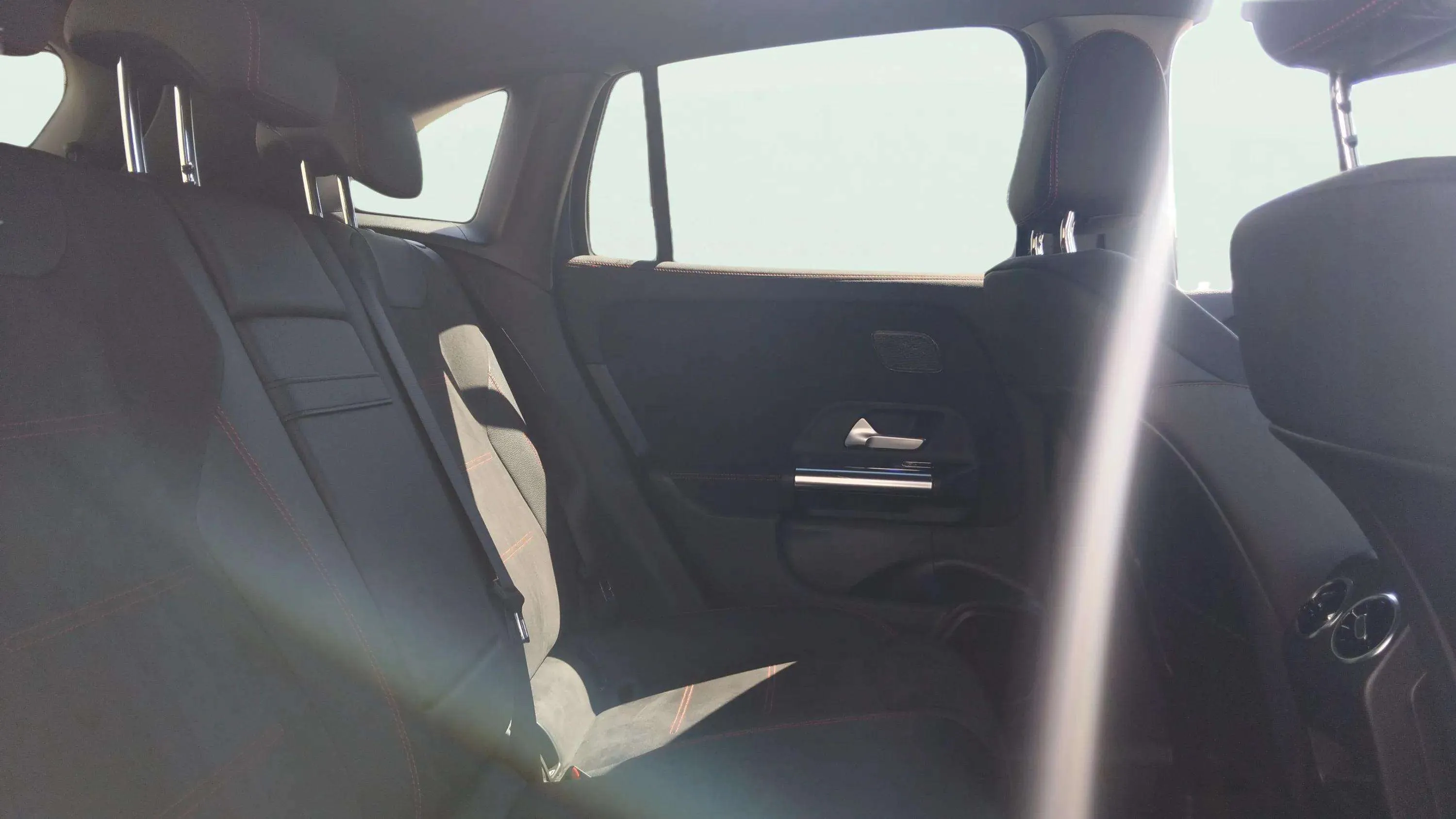 Mercedes-Benz EQA 250 - foto 10