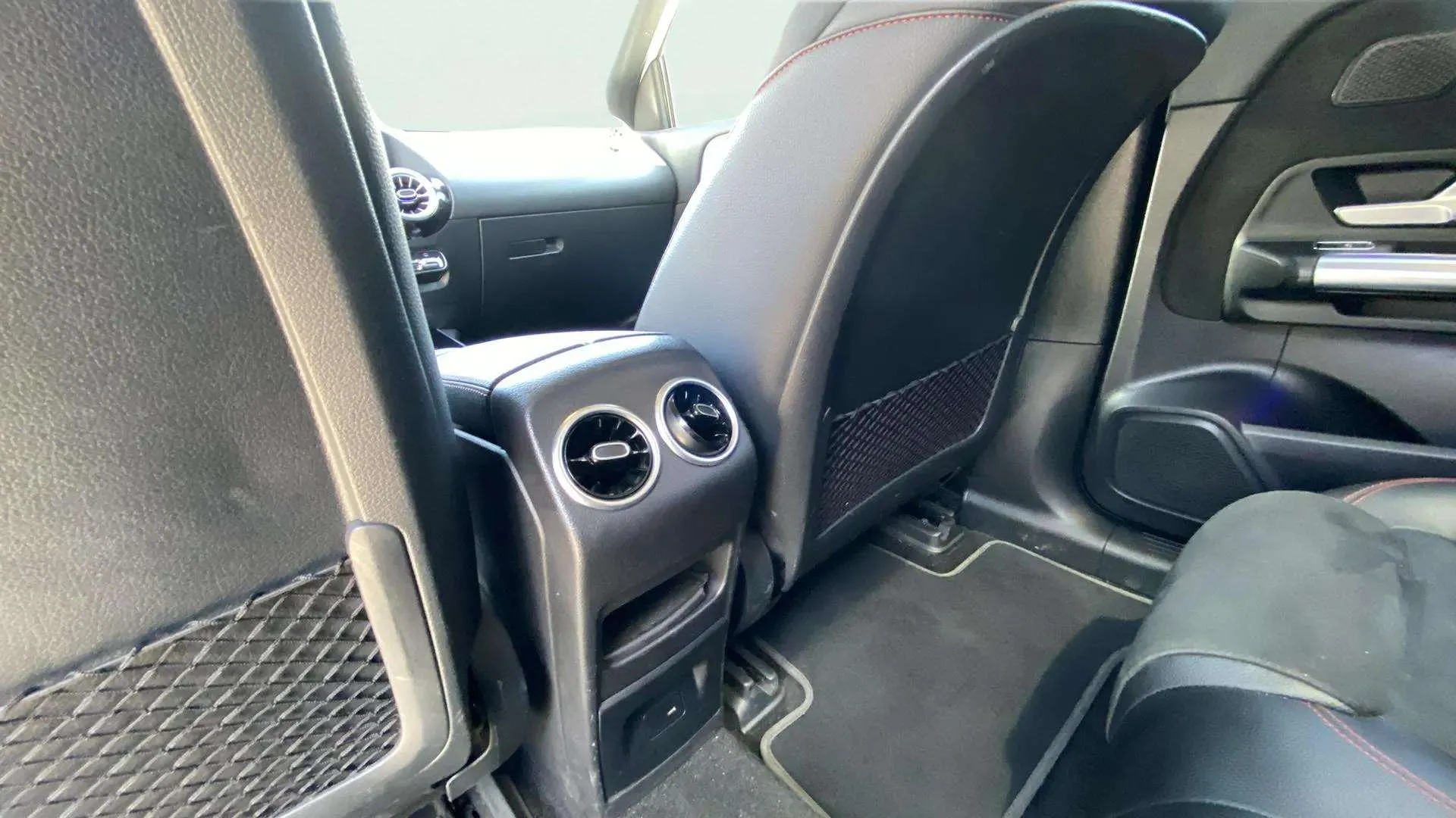 Mercedes-Benz EQA 250 - foto 19