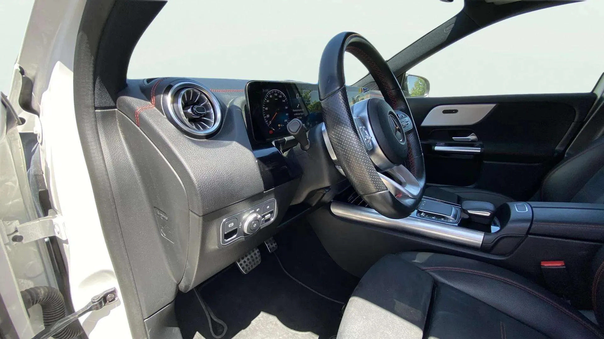 Mercedes-Benz EQA 250 - foto 10