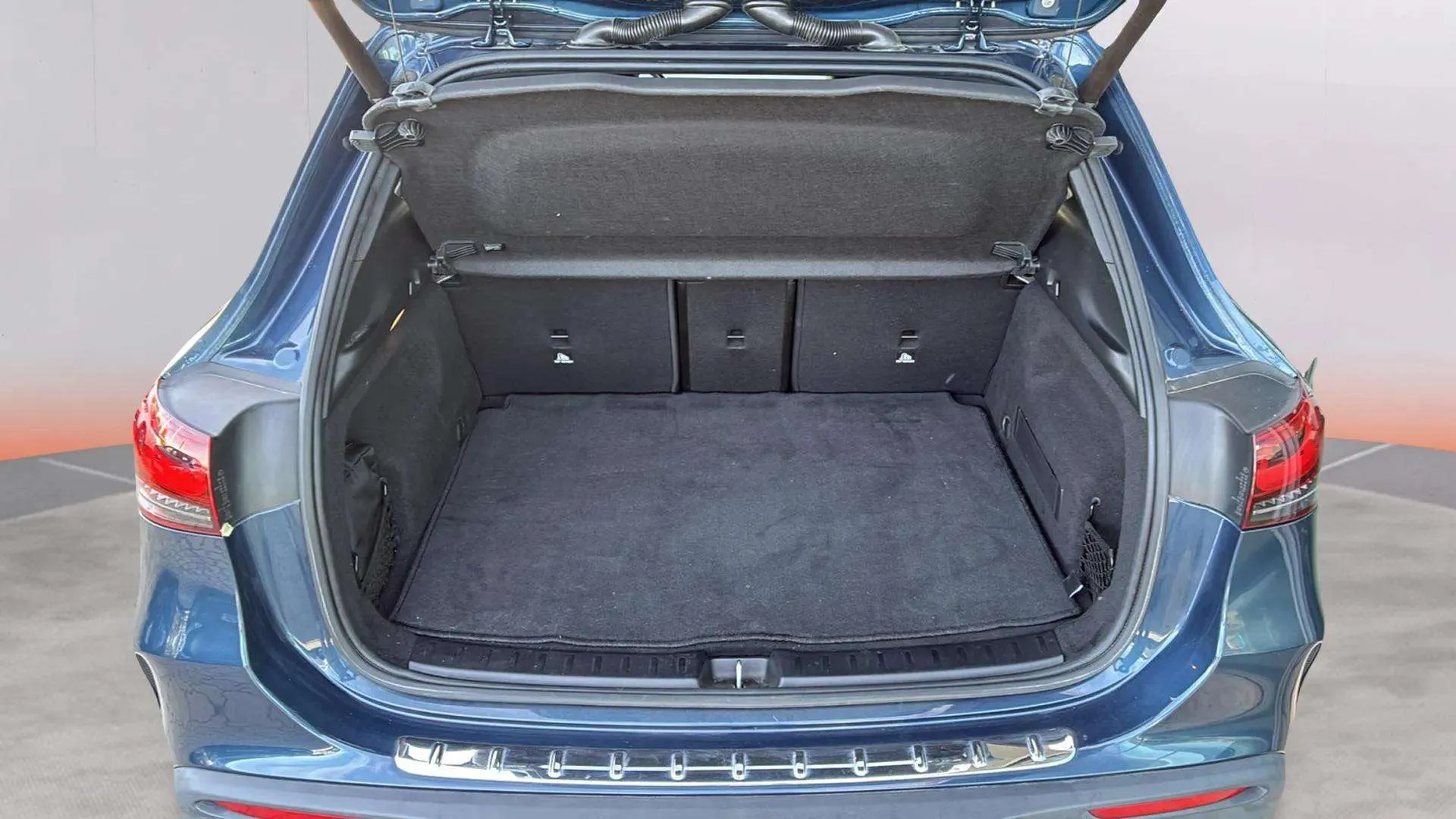 Mercedes-Benz EQA 250 - foto 26
