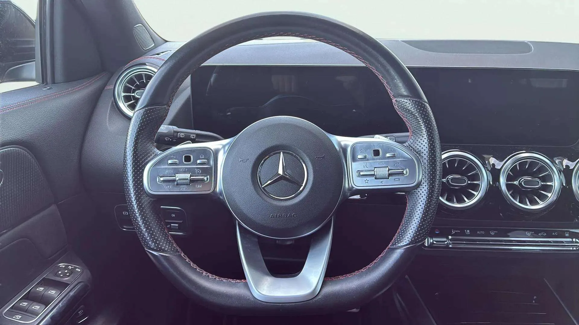 Mercedes-Benz EQA 250 - foto 15