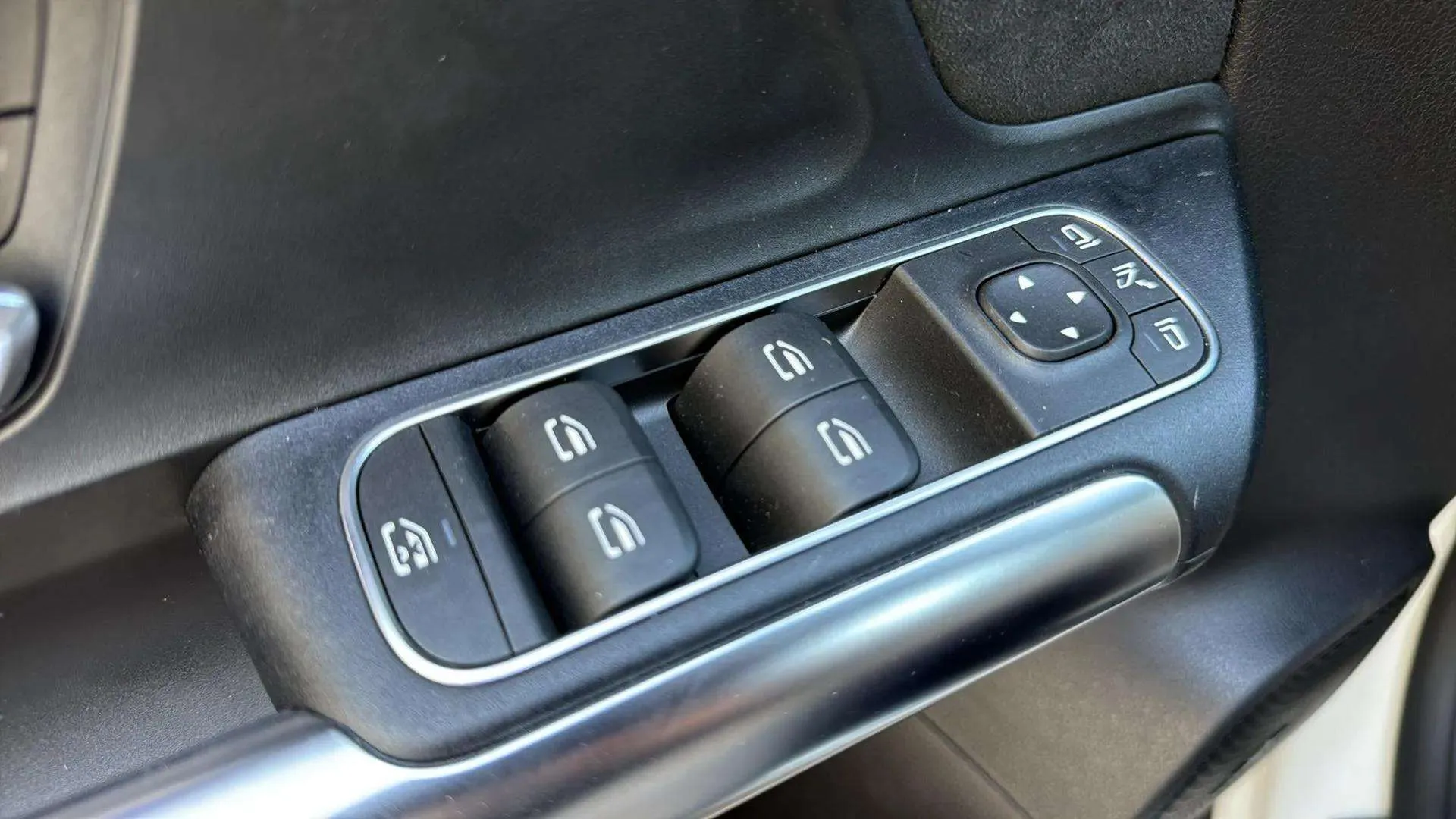 Mercedes-Benz EQA 250 - foto 19