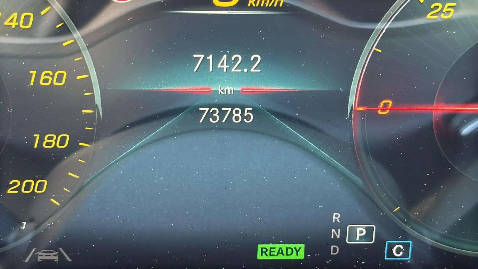 Mercedes-Benz EQA 250 - foto 12