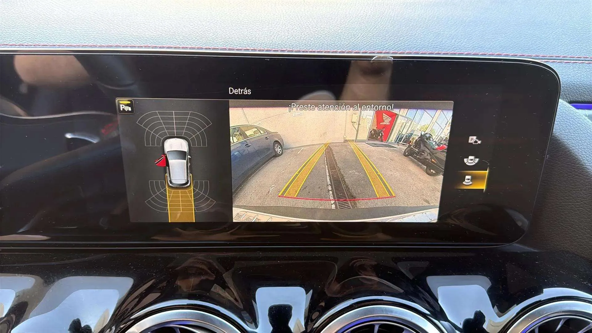 Mercedes-Benz EQA 250 - foto 28