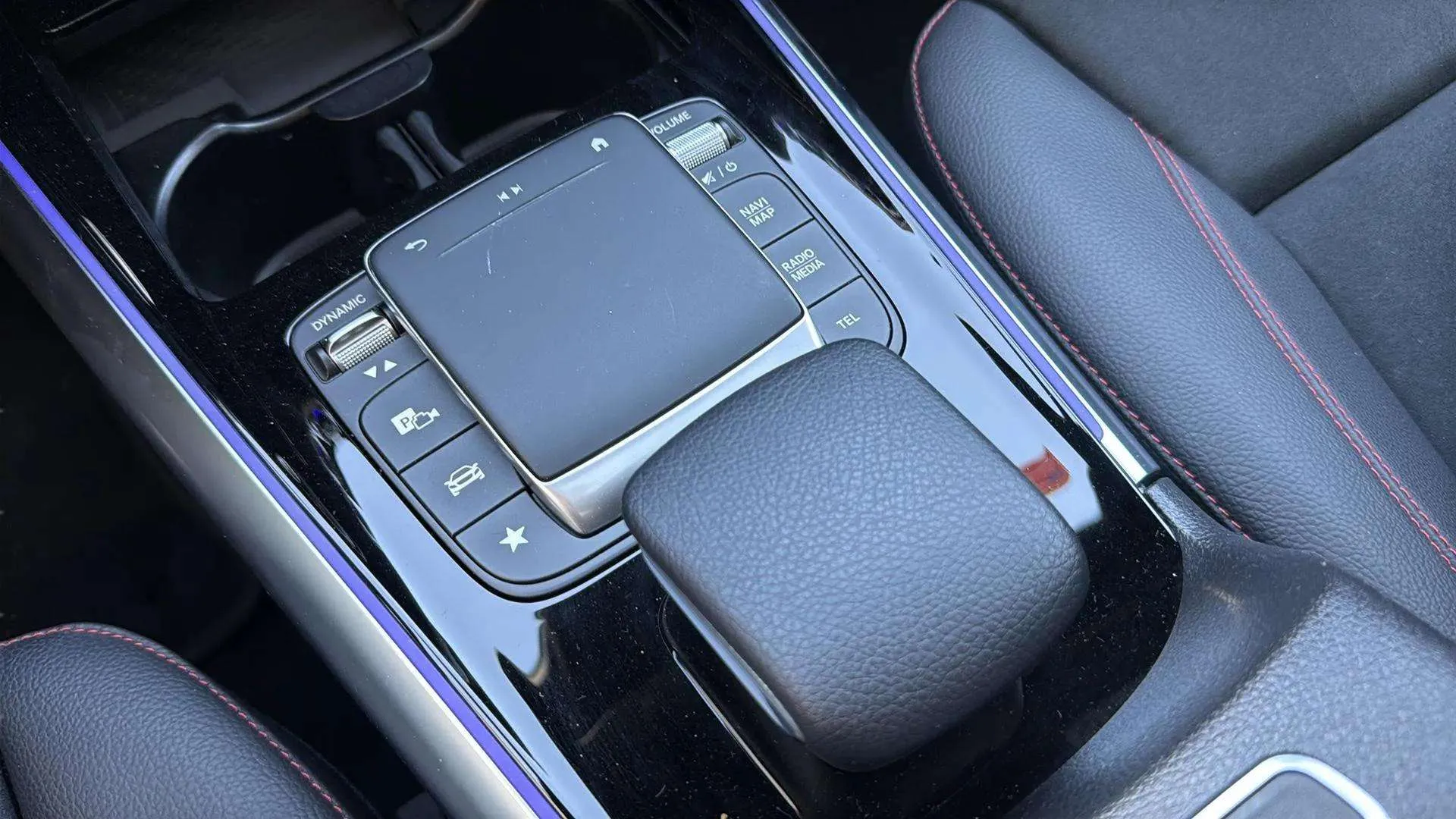 Mercedes-Benz EQA 250 - foto 25