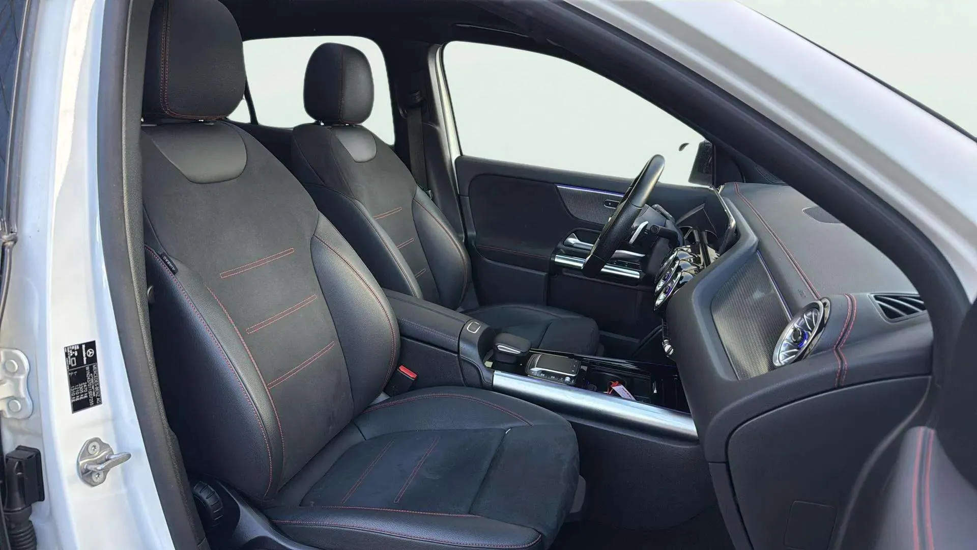 Mercedes-Benz EQA 250 - foto 13