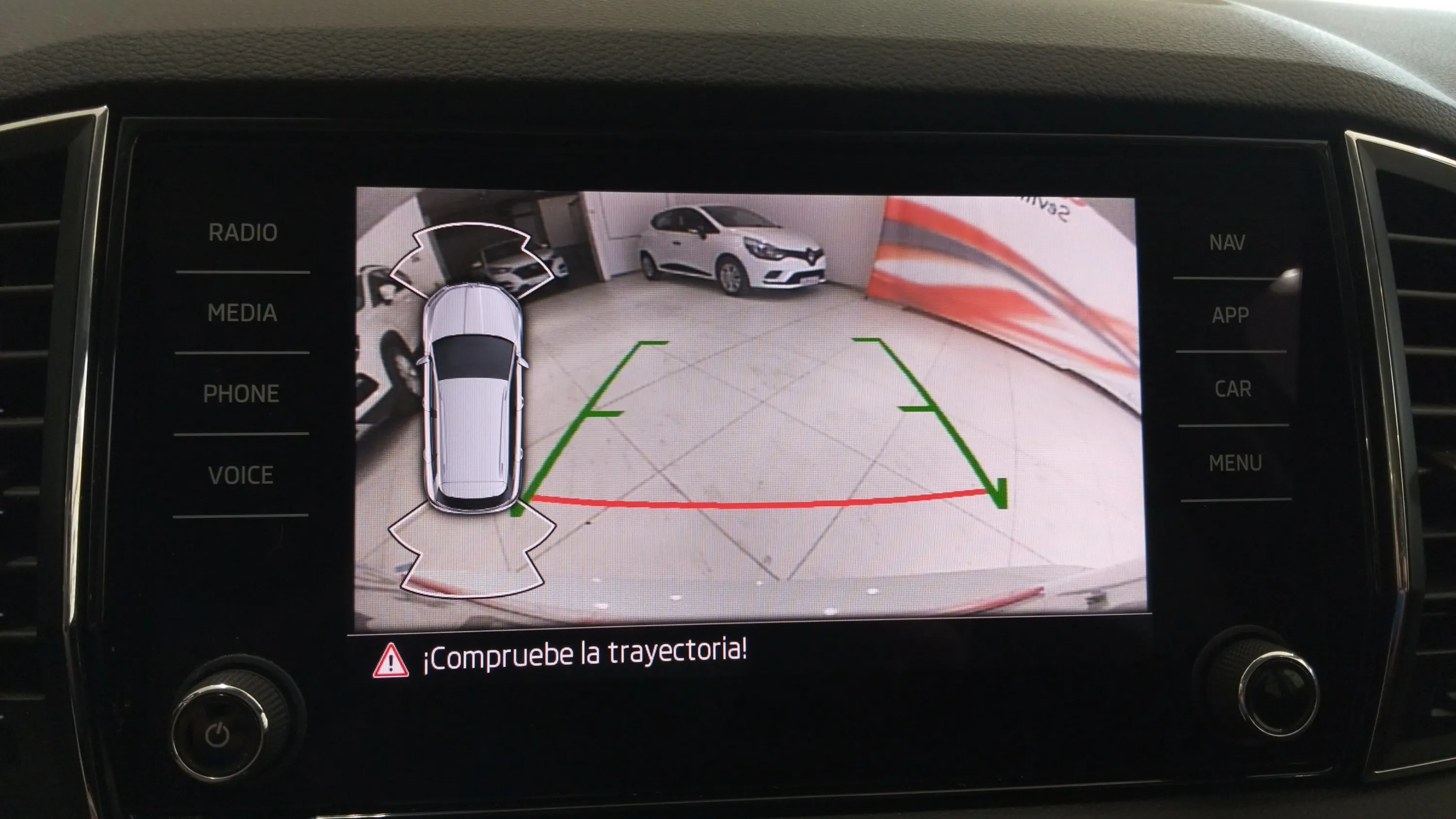 Škoda Karoq 2.0 TDI Ambition - foto 19