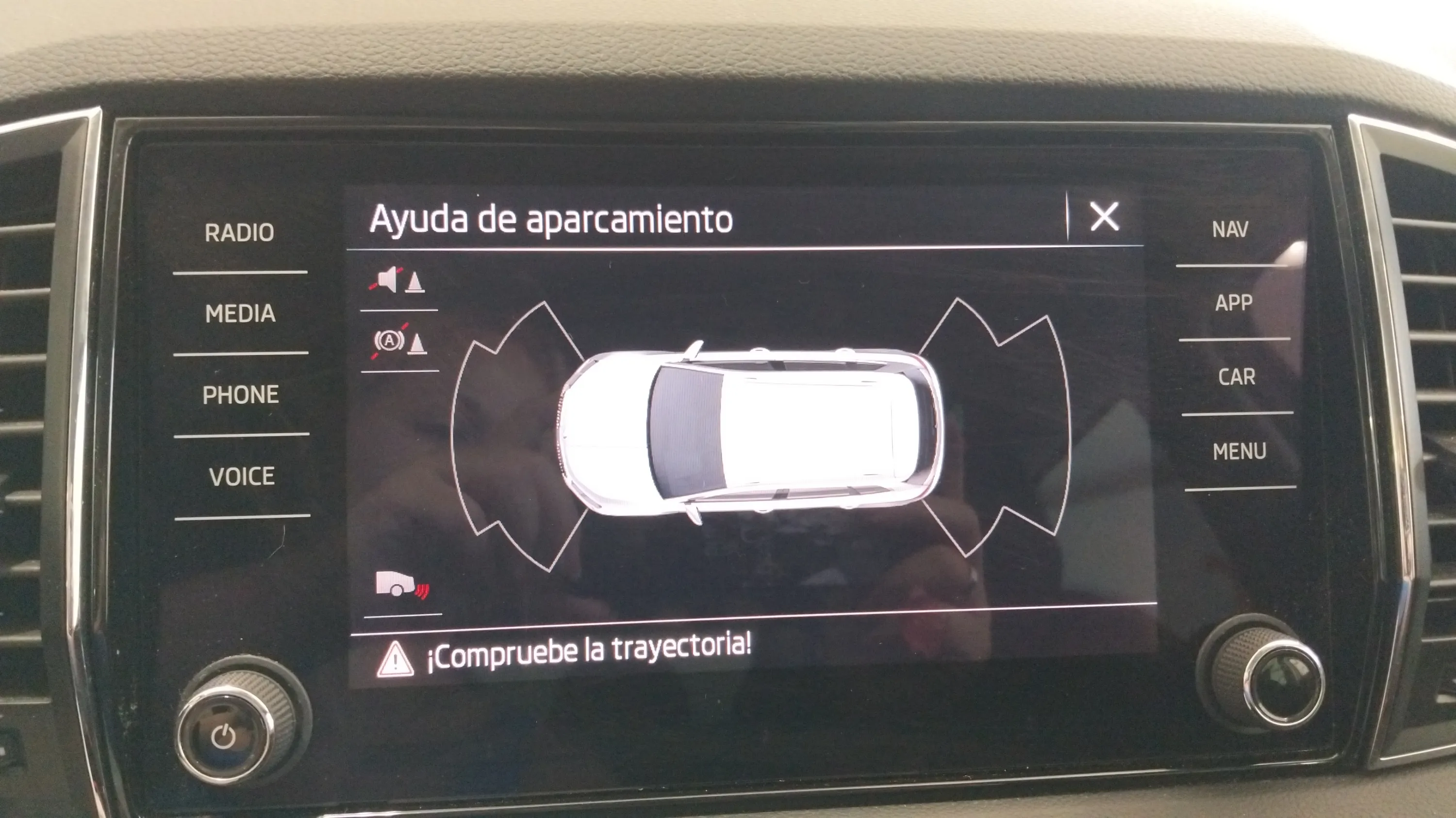 Škoda Karoq 2.0 TDI Ambition - foto 20