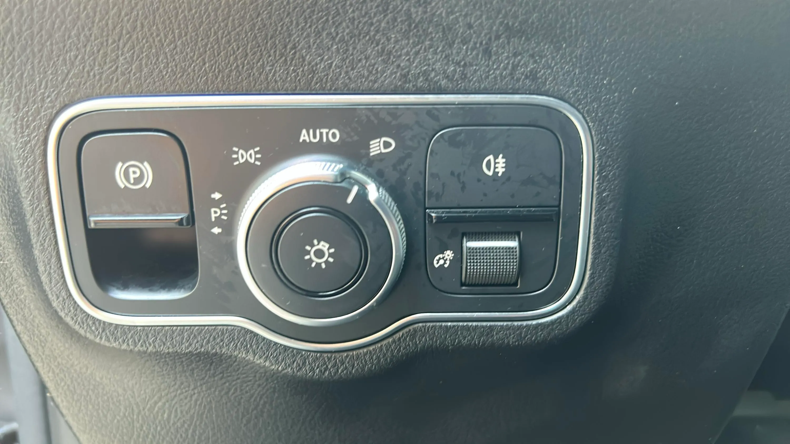 Mercedes-Benz EQA 250 - foto 18