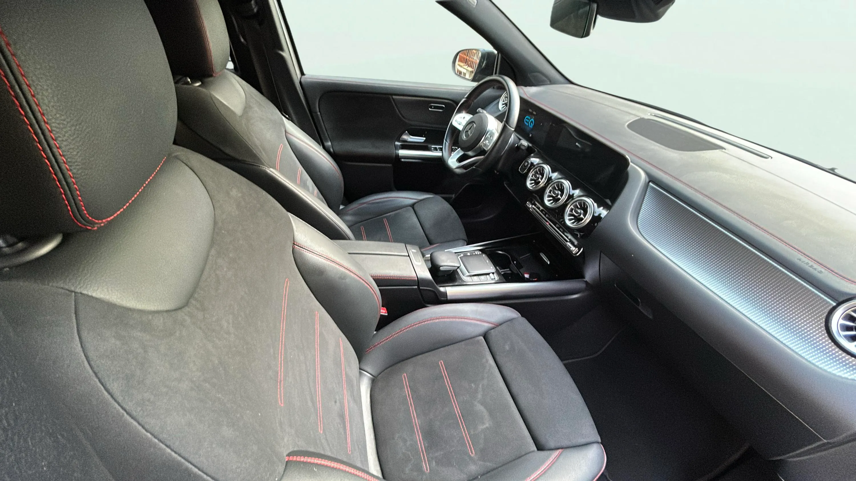 Mercedes-Benz EQA 250 - foto 14