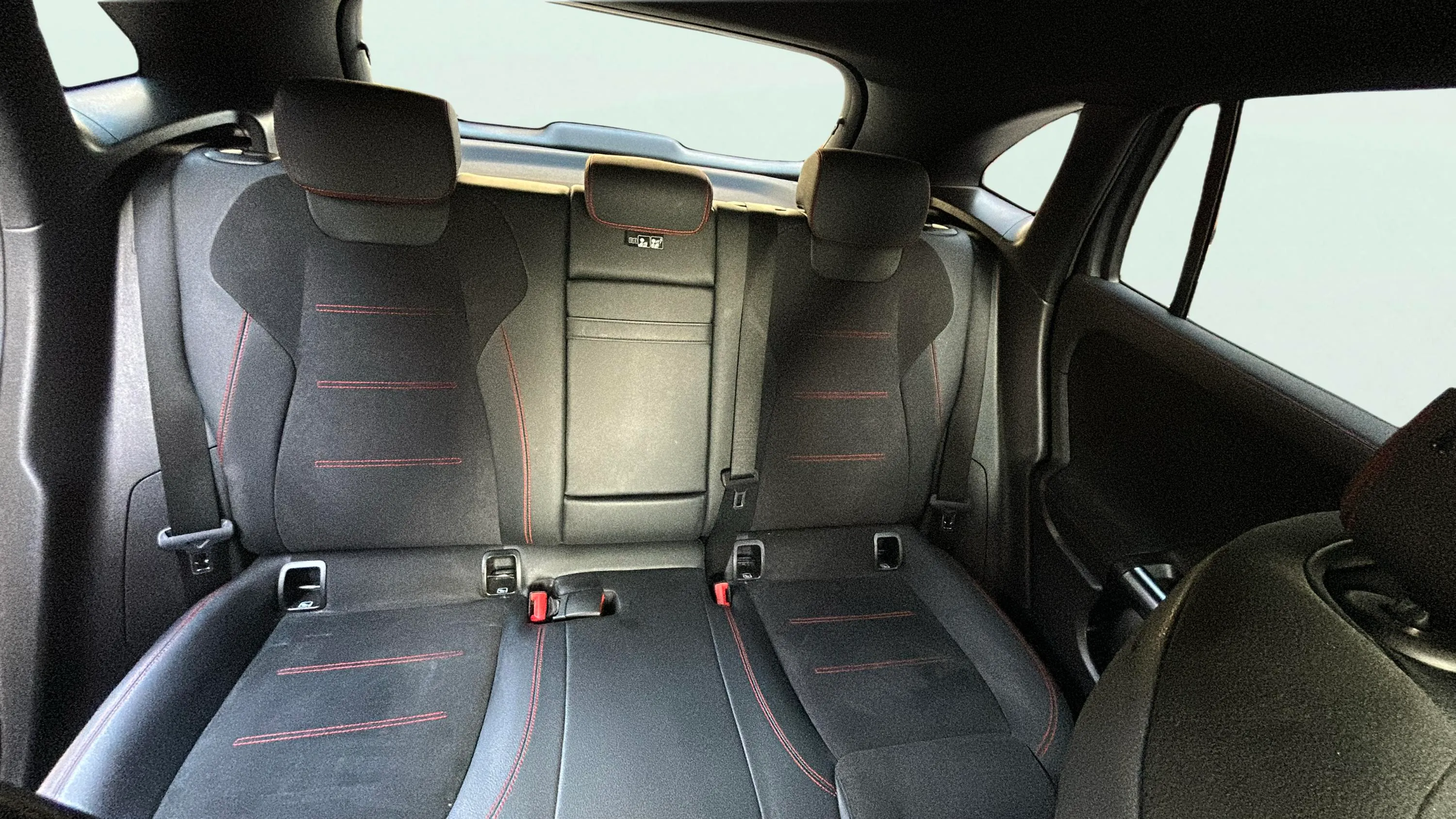 Mercedes-Benz EQA 250 - foto 15