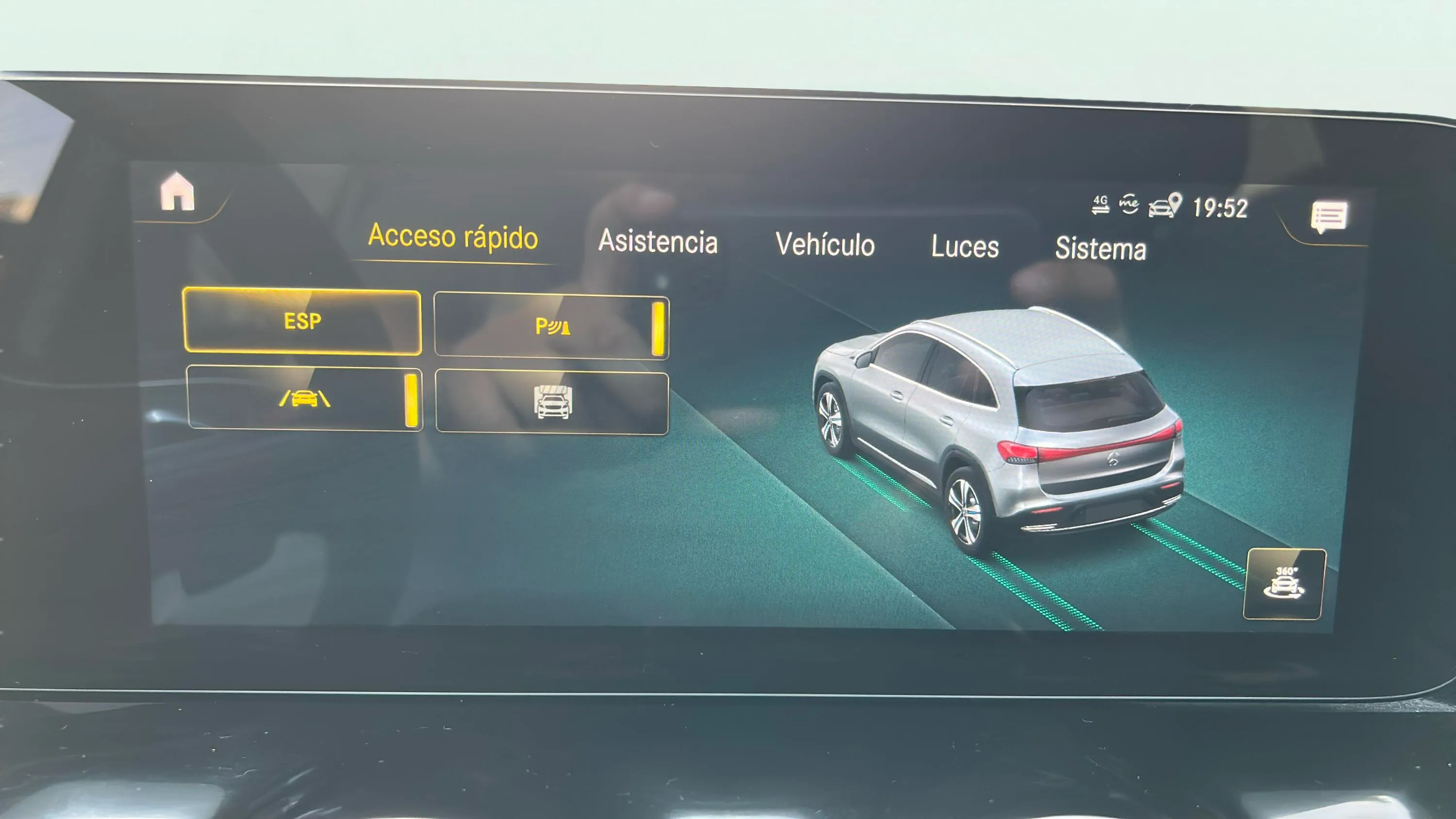 Mercedes-Benz EQA 250 - foto 24